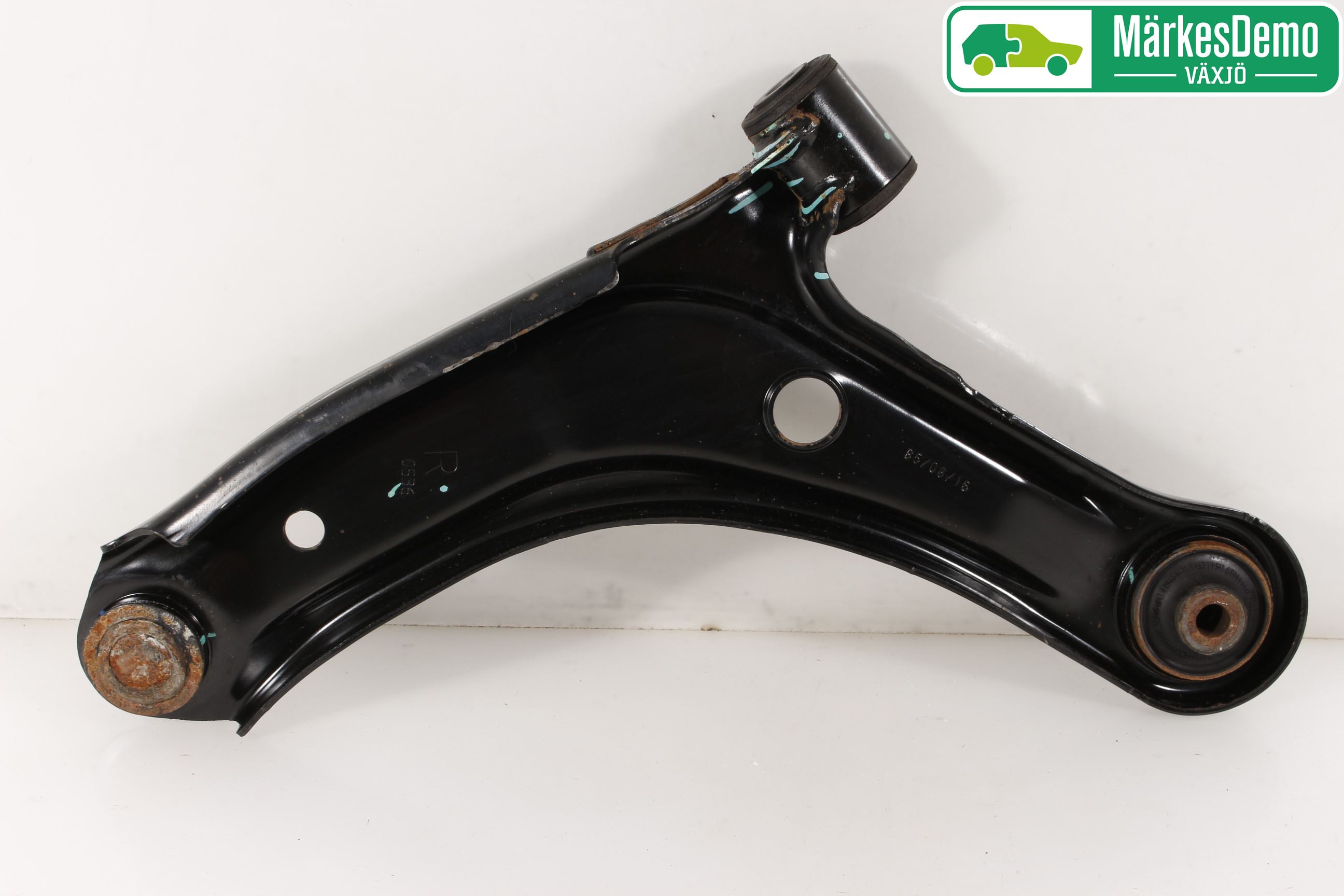 Suzuki VITARA 15- Bärarm Fram Undre Hö