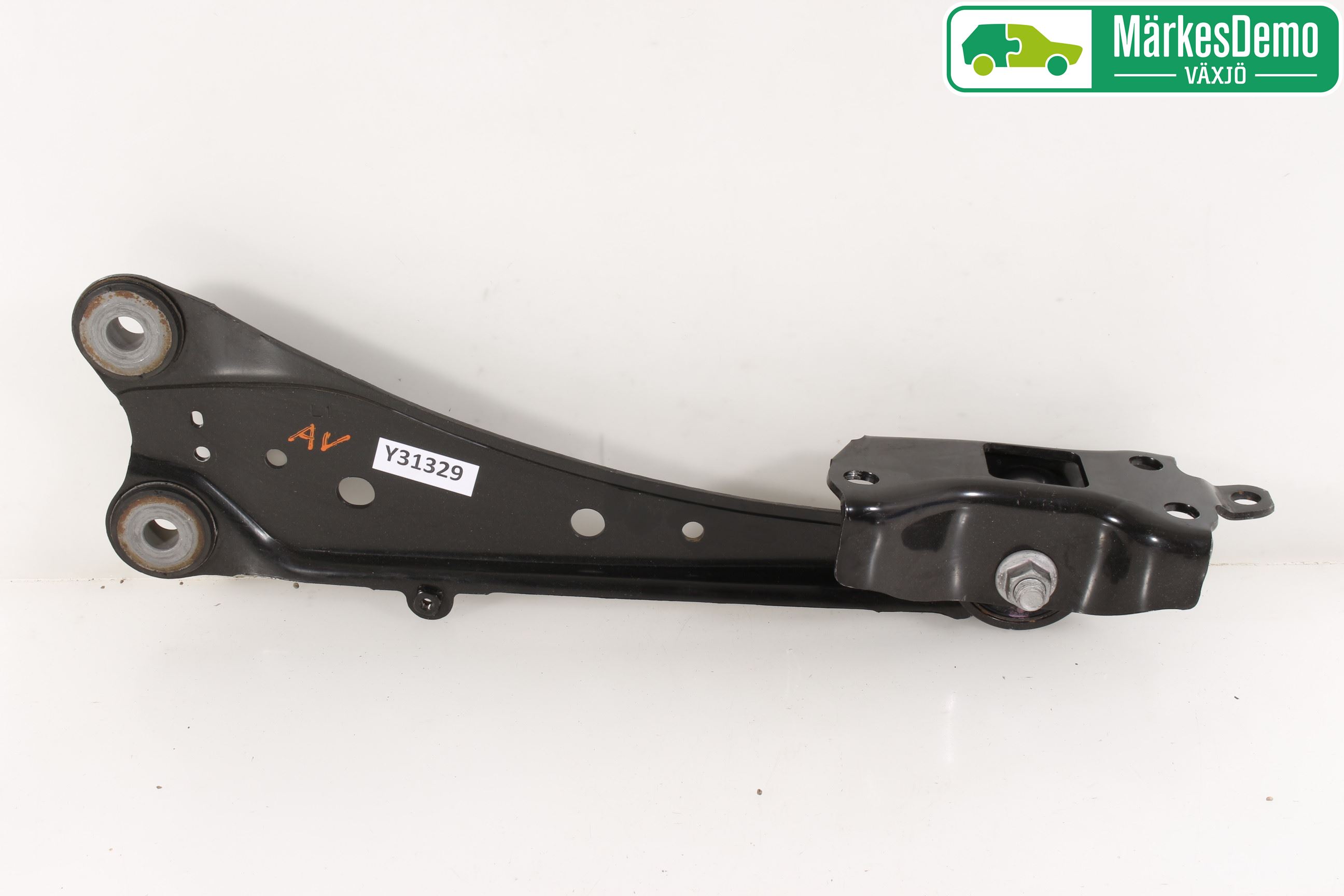 Lexus NX 300h 15-21 Bärarm Bak Vänster