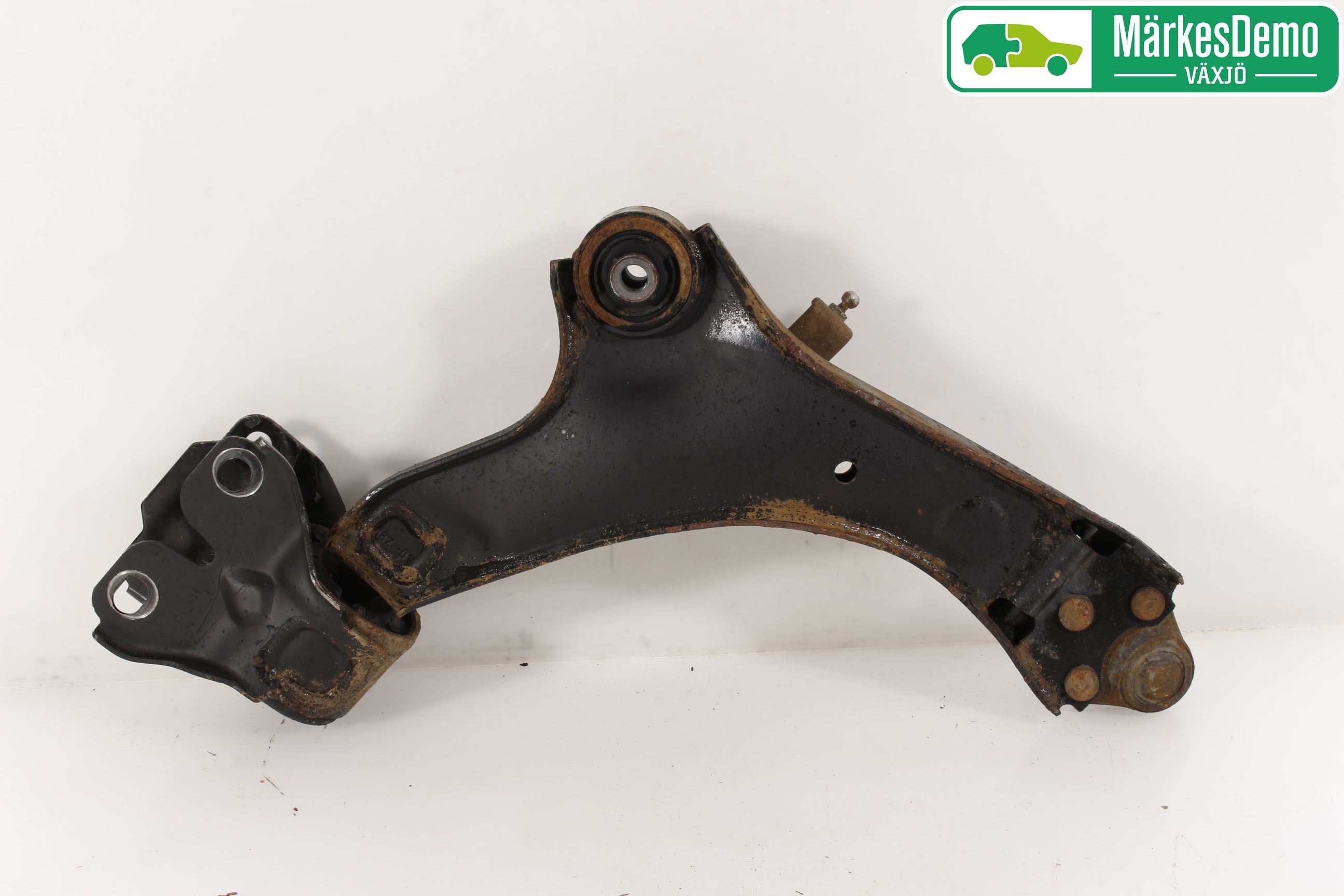 Ford MONDEO 07-15 Bärarm Fram Undre Vä