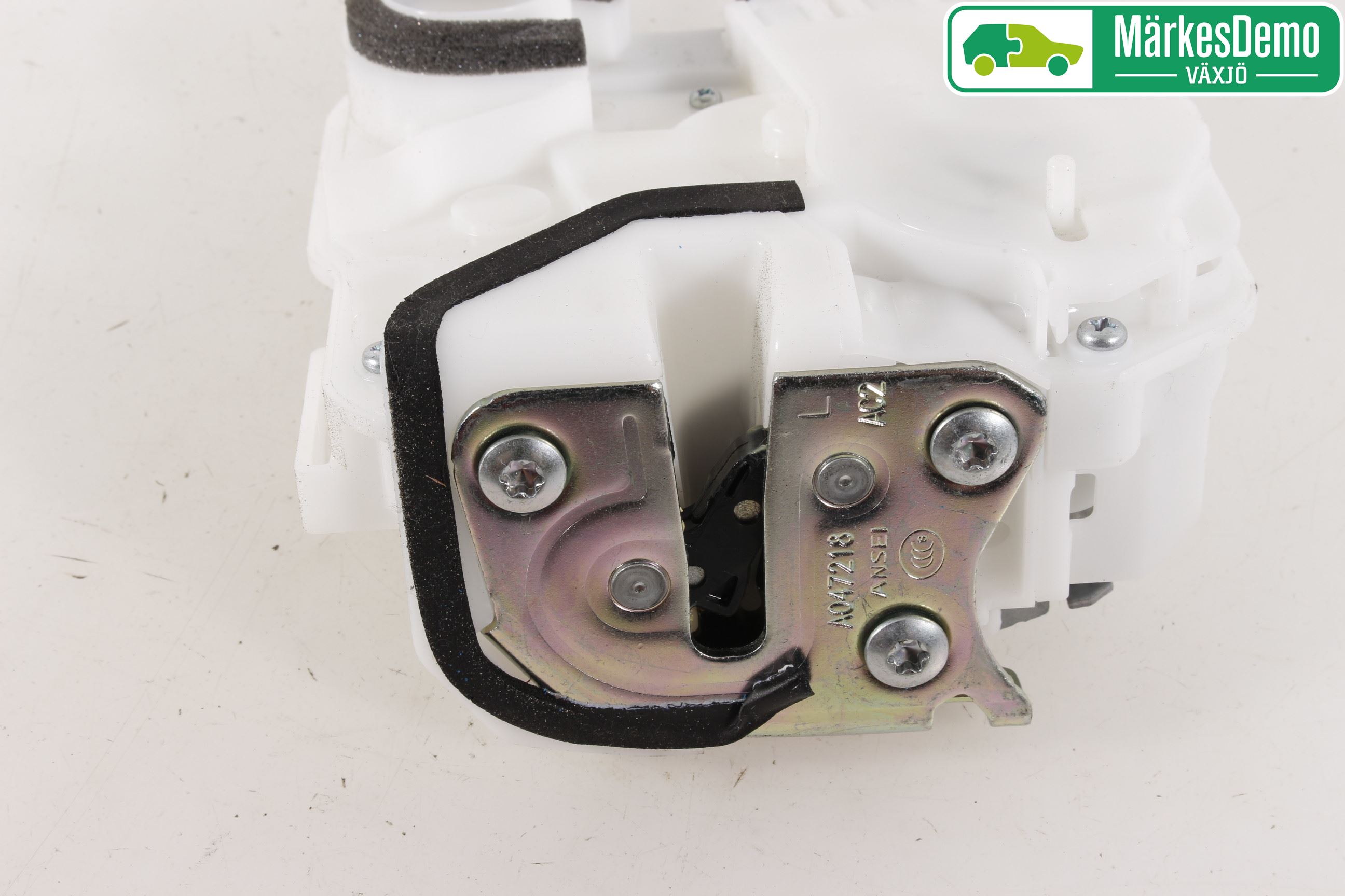 Mitsubishi OUTLANDER 13-21 Låskista-Dörrlås