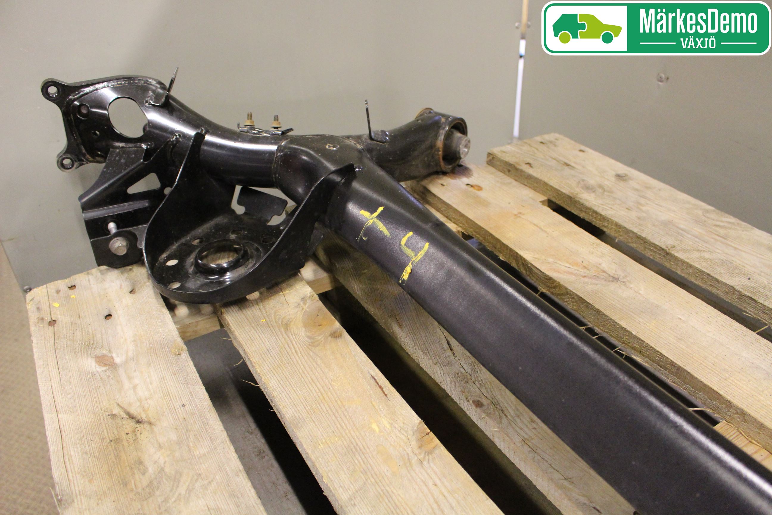 Toyota YARIS XP130 15-20 Bakaxelbalk