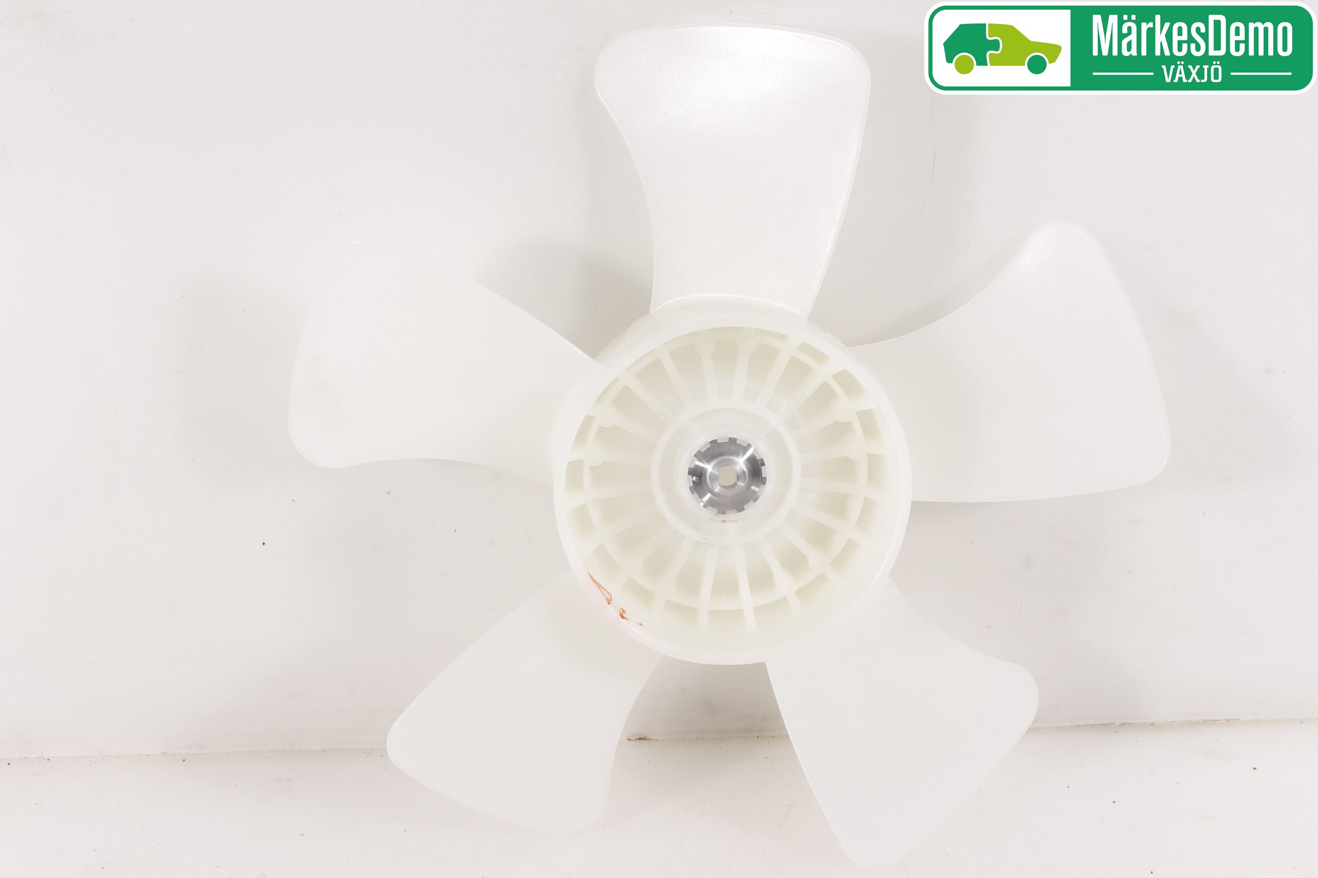 Suzuki VITARA 15- Kylfläkt-Vinge