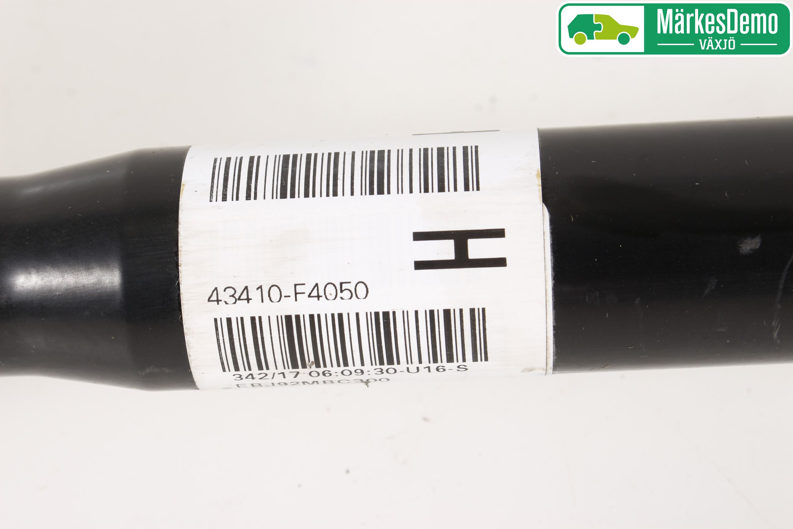 Toyota C-HR 16-23 Drivaxel Fram Höger