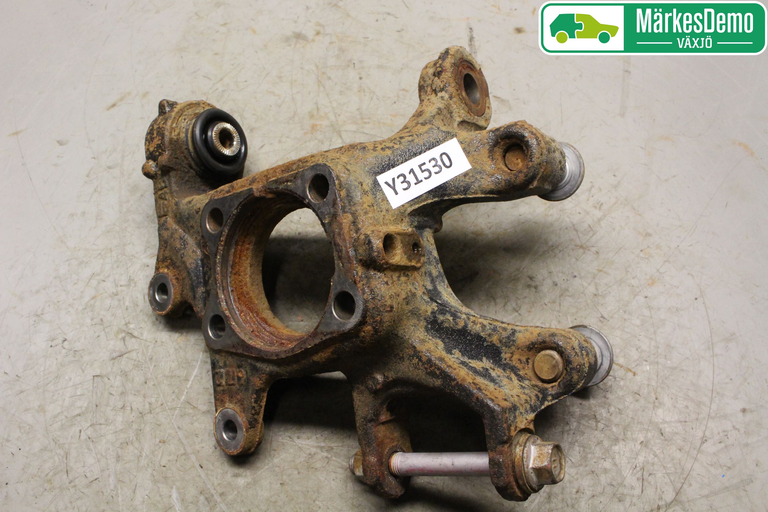 Lexus CT 200h Hjullagerhus-Spindel Vä B