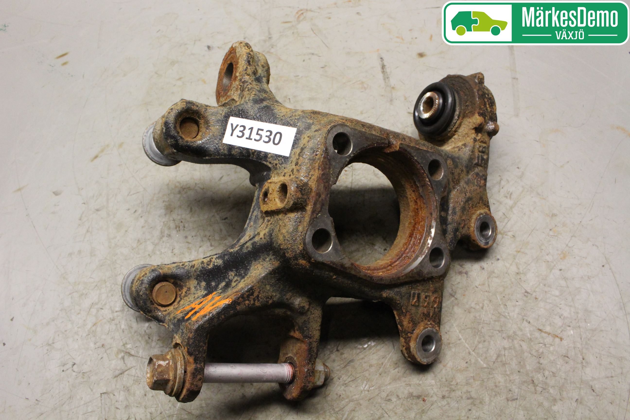 Lexus CT 200h Hjullagerhus-Spindel Hö B