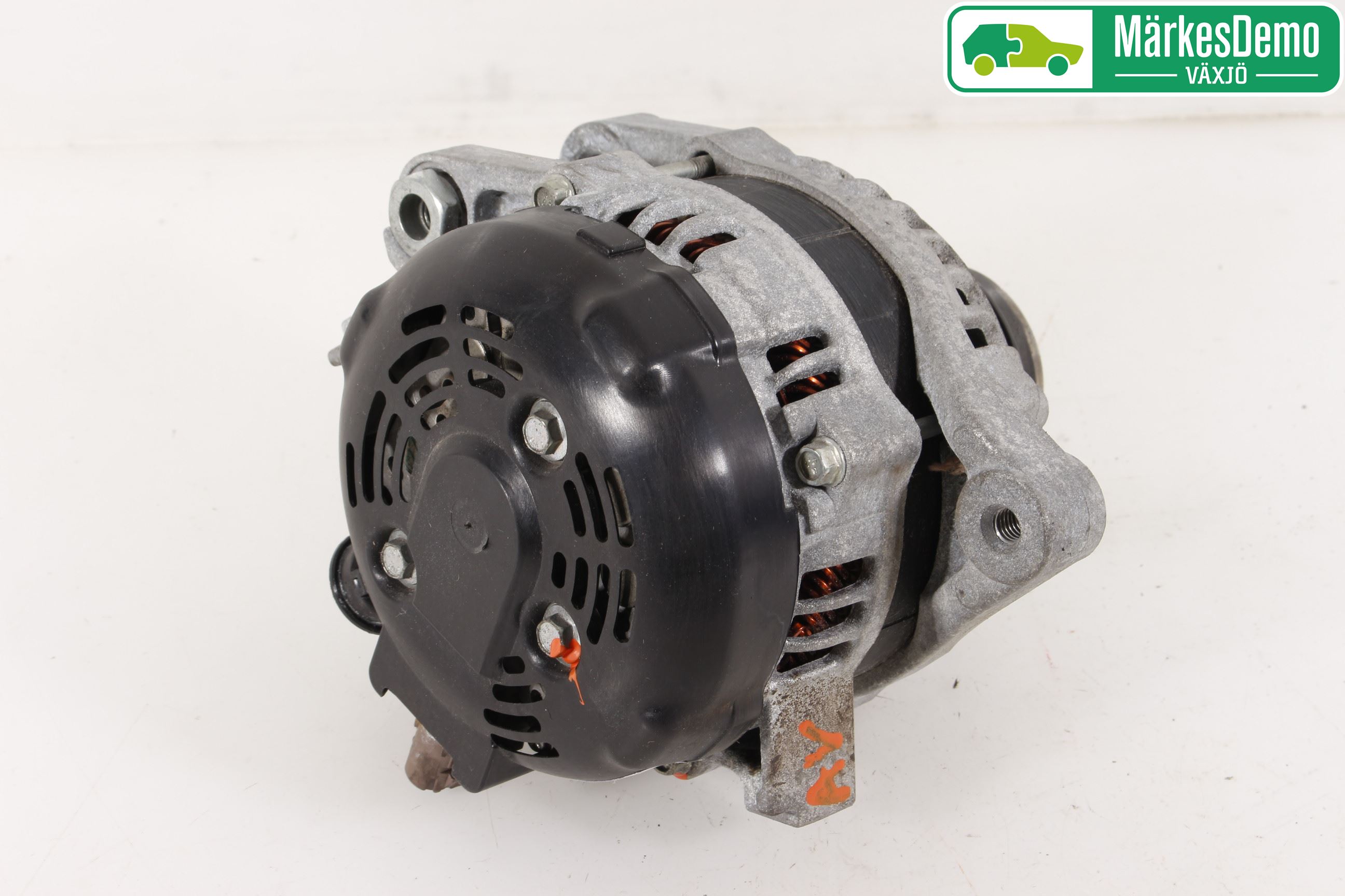 Toyota YARIS XP130 12-14 Generator