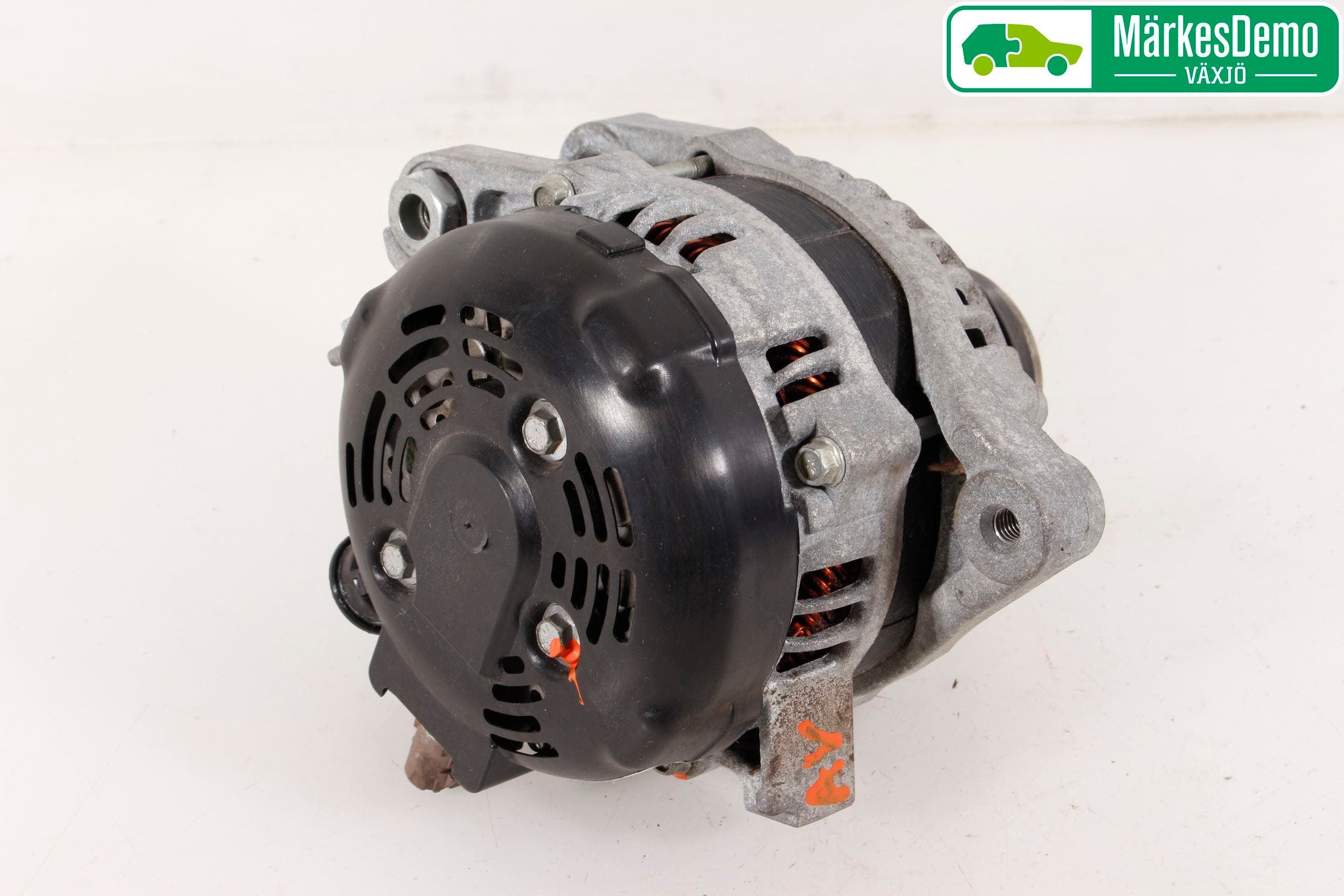 Toyota YARIS XP130 12-14 Generator