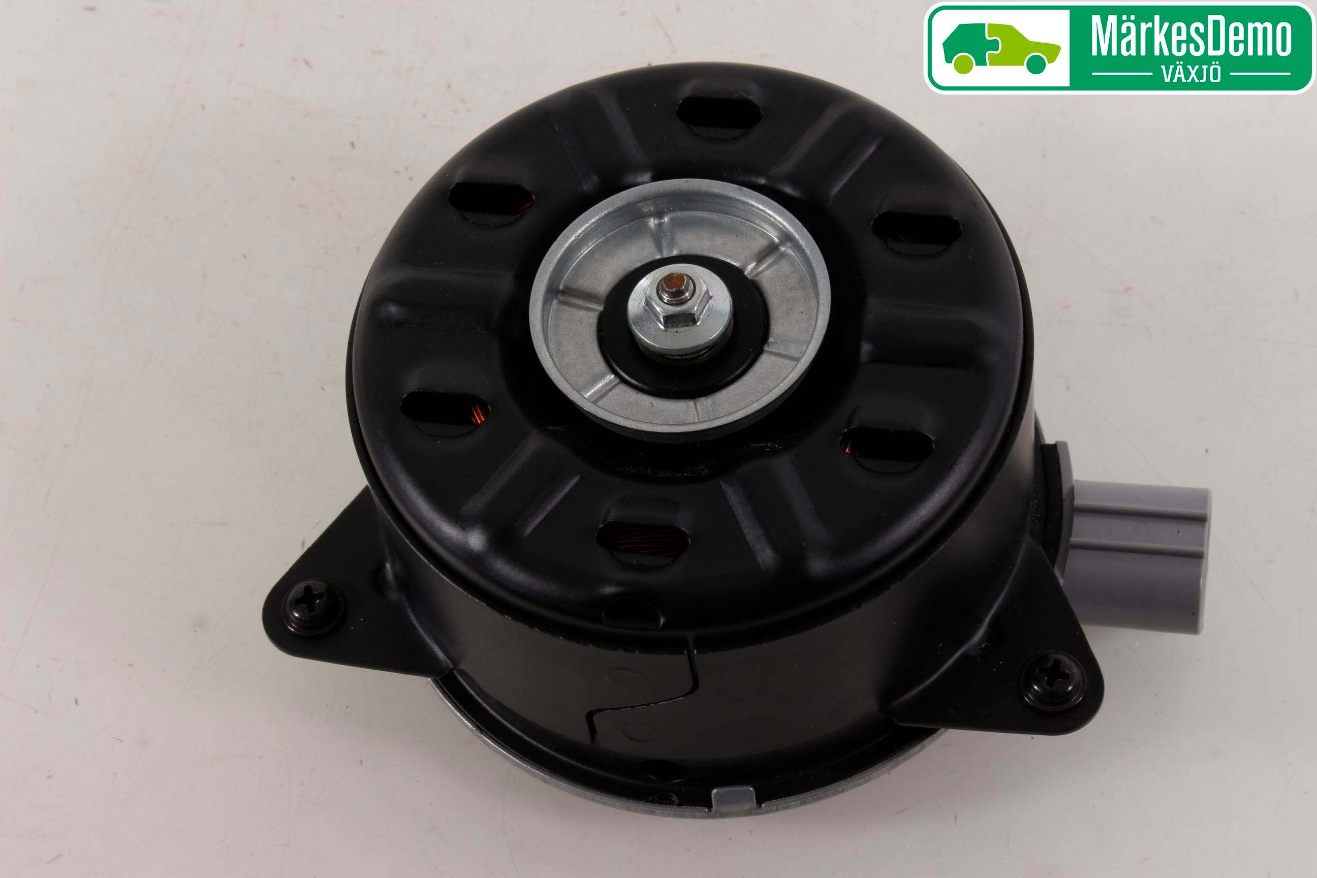 Toyota YARIS XP130 15-20 Kylfläkt El