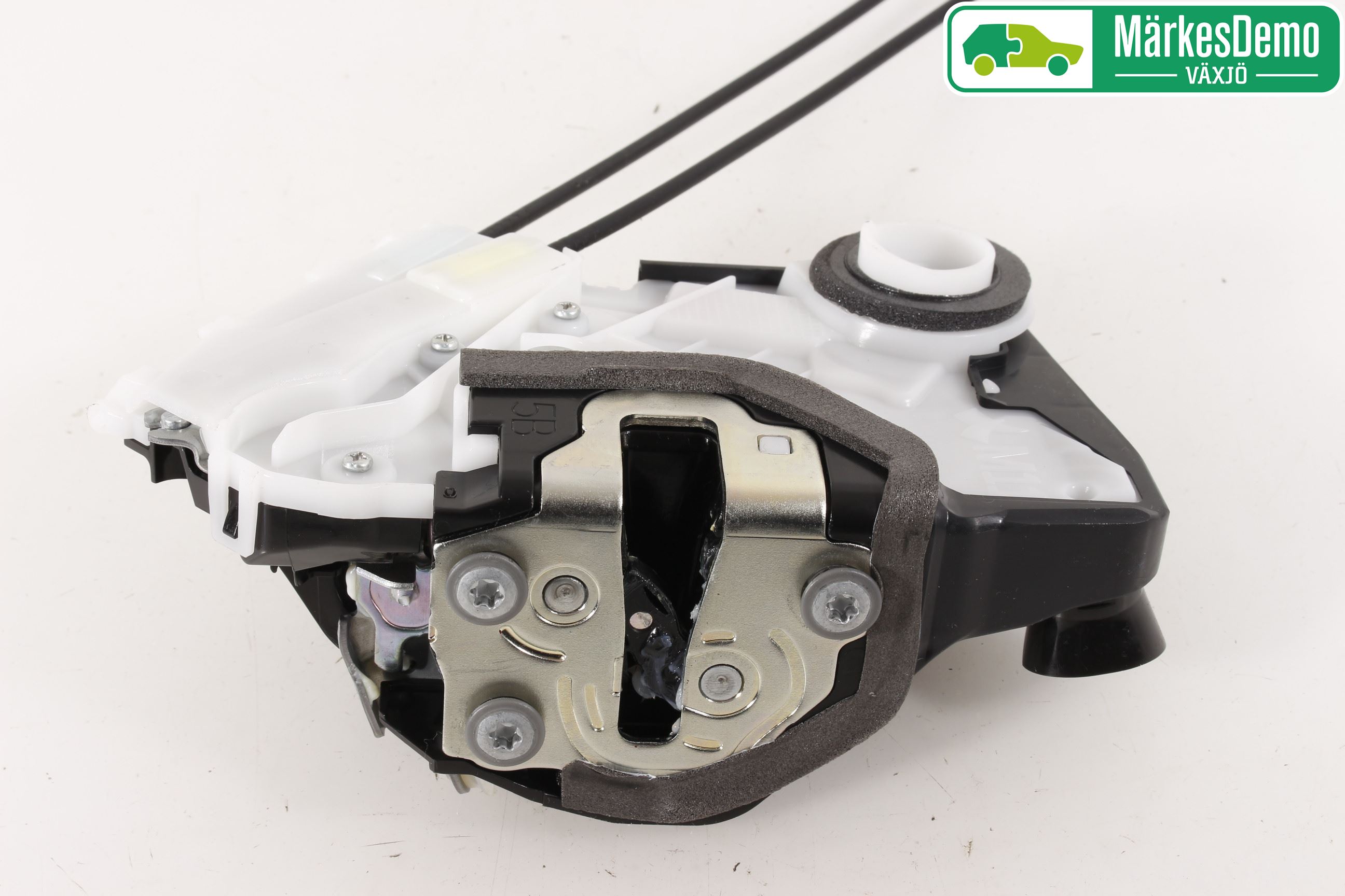 Toyota YARIS XP130 15-20 Låskista-Dörrlås