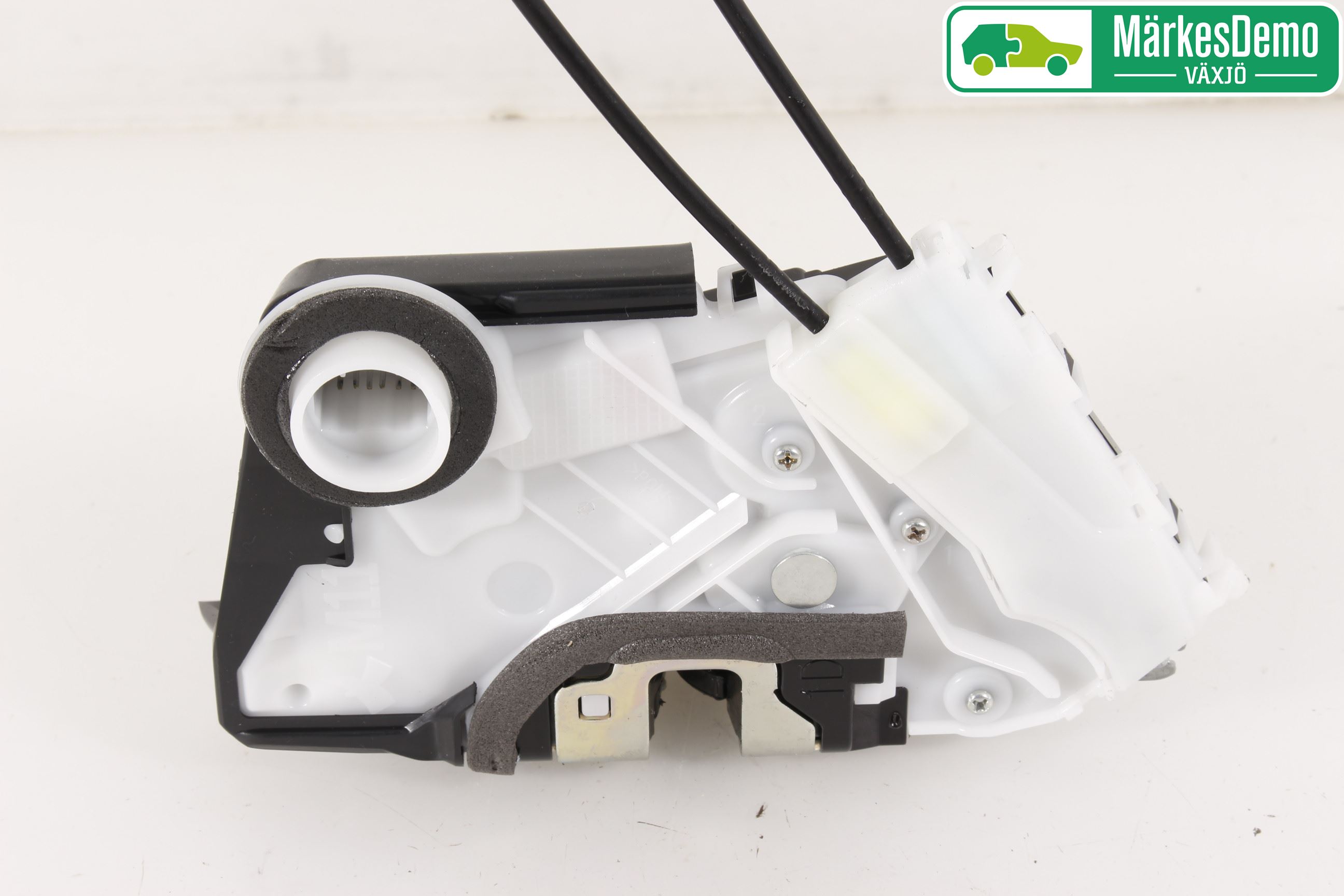 Toyota YARIS XP130 15-20 Låskista-Dörrlås