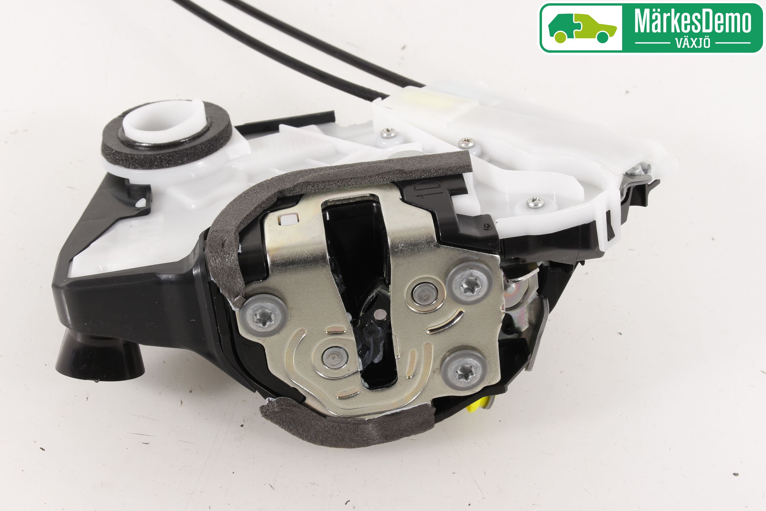 Toyota YARIS XP130 15-20 Låskista-Dörrlås