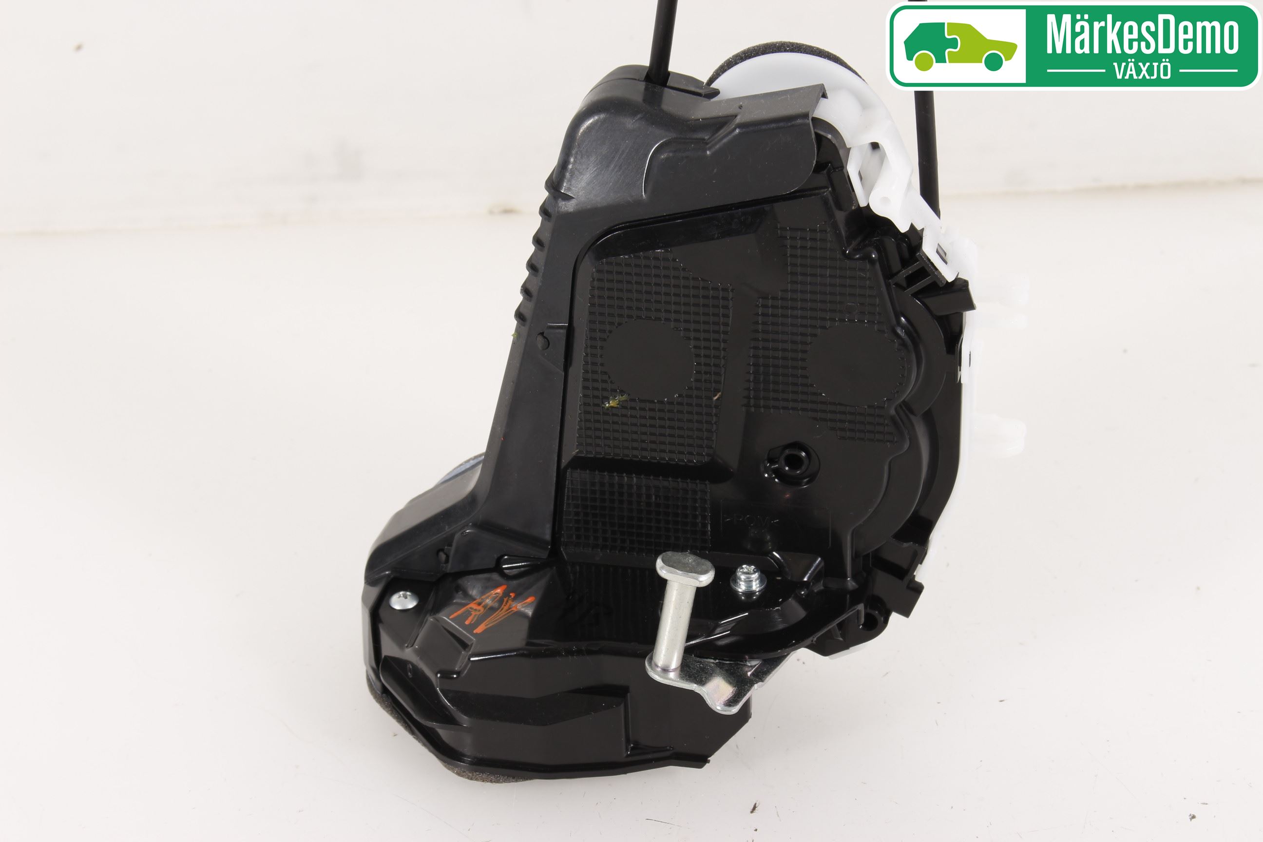 Toyota YARIS XP130 15-20 Låskista-Dörrlås