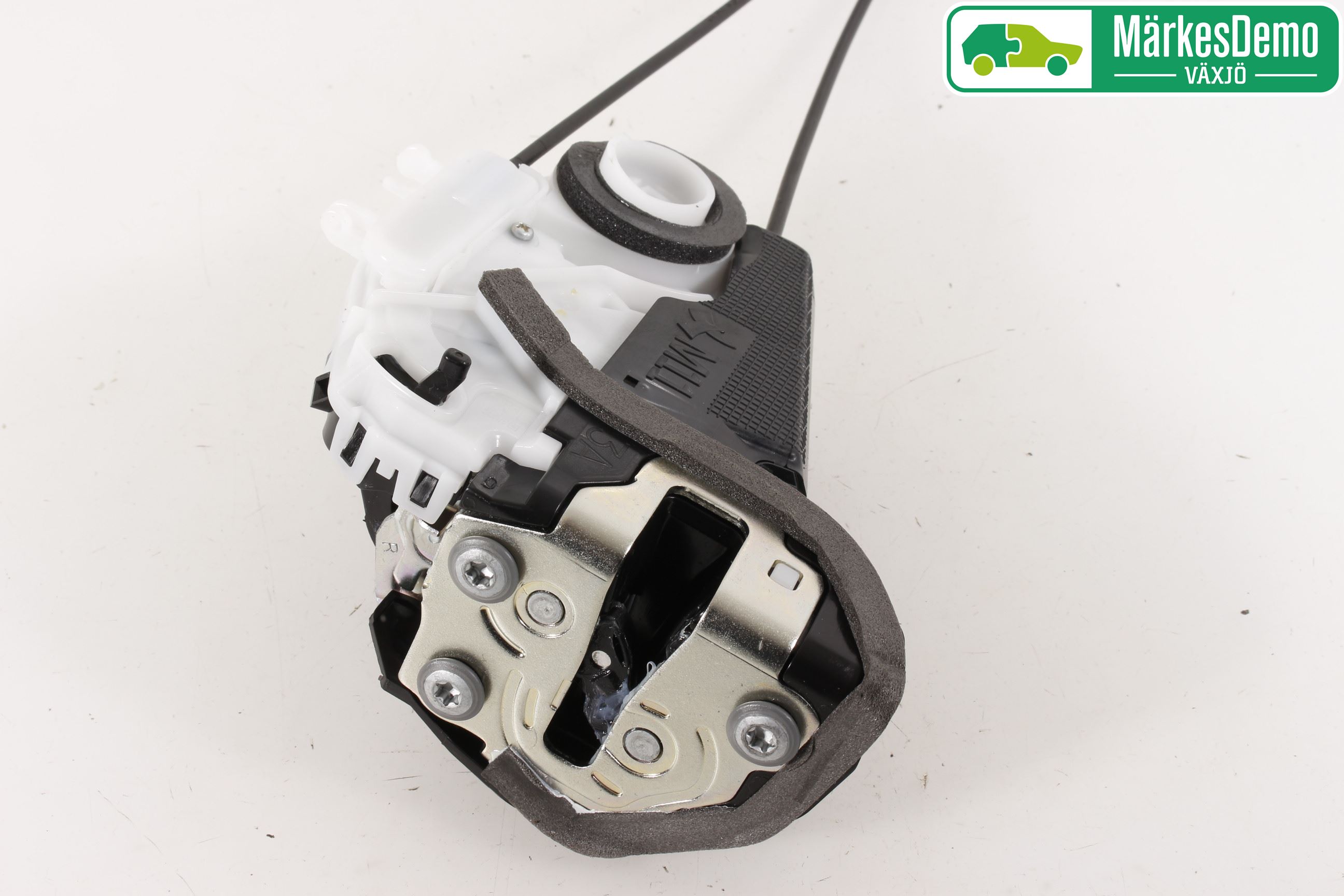 Toyota YARIS XP130 15-20 Låskista-Dörrlås