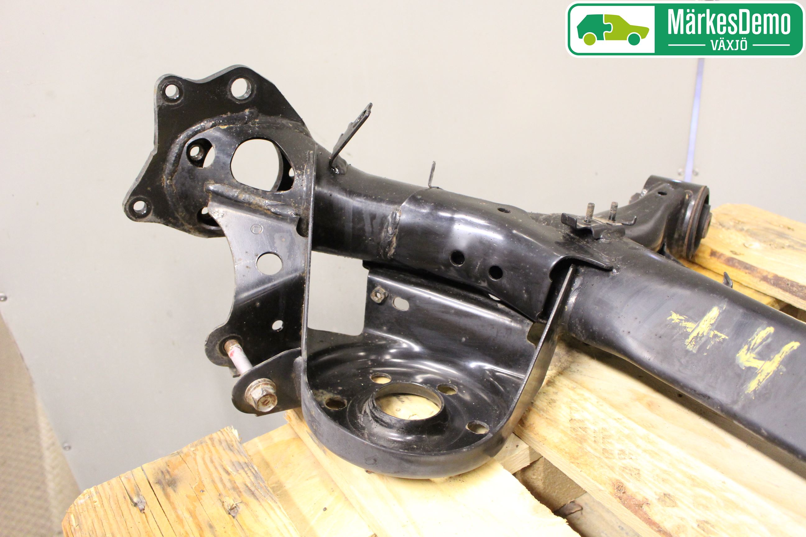 Toyota VERSO 09-18 Bakaxelbalk