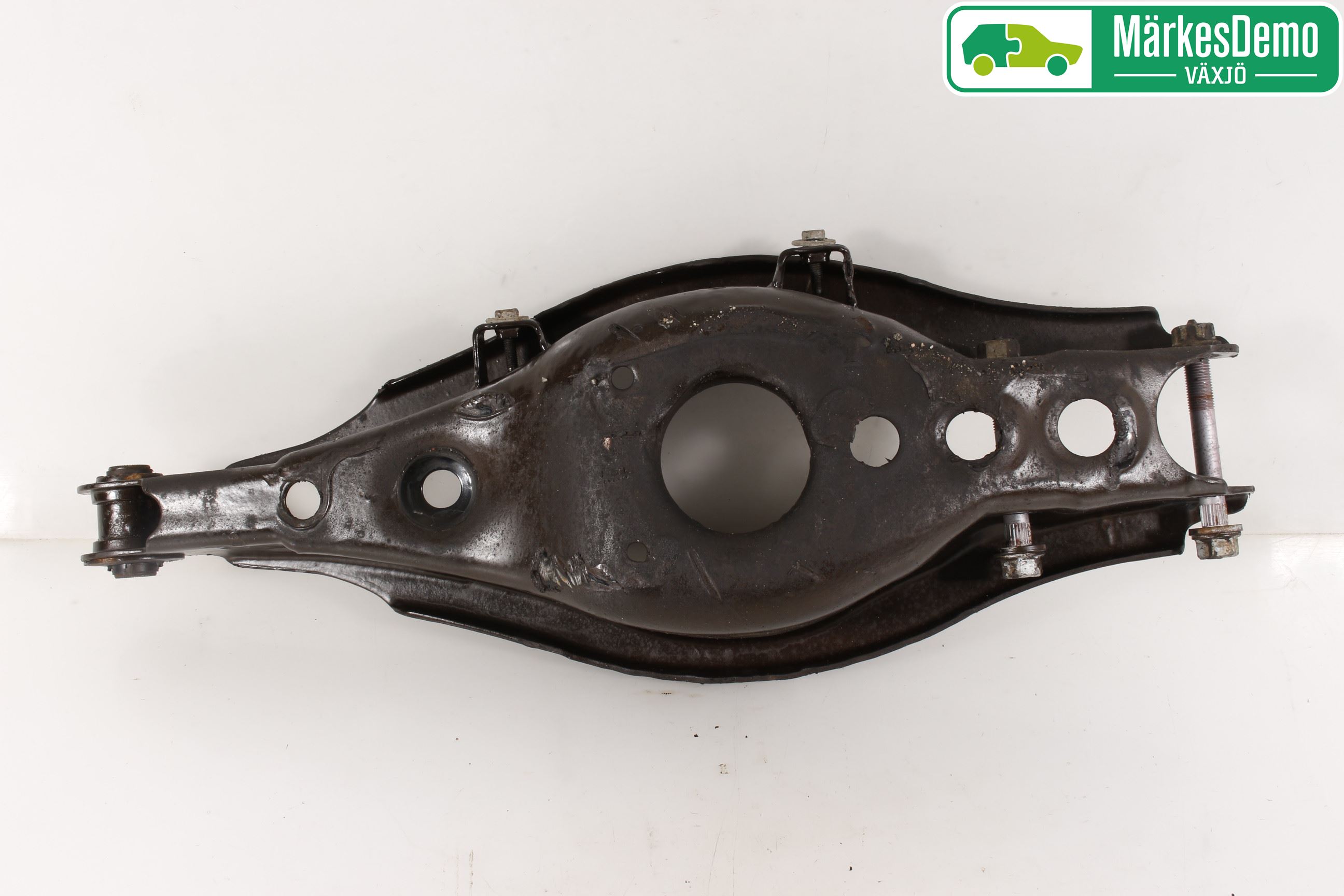 Toyota AURIS 13-19 Bärarm Bak Vänster