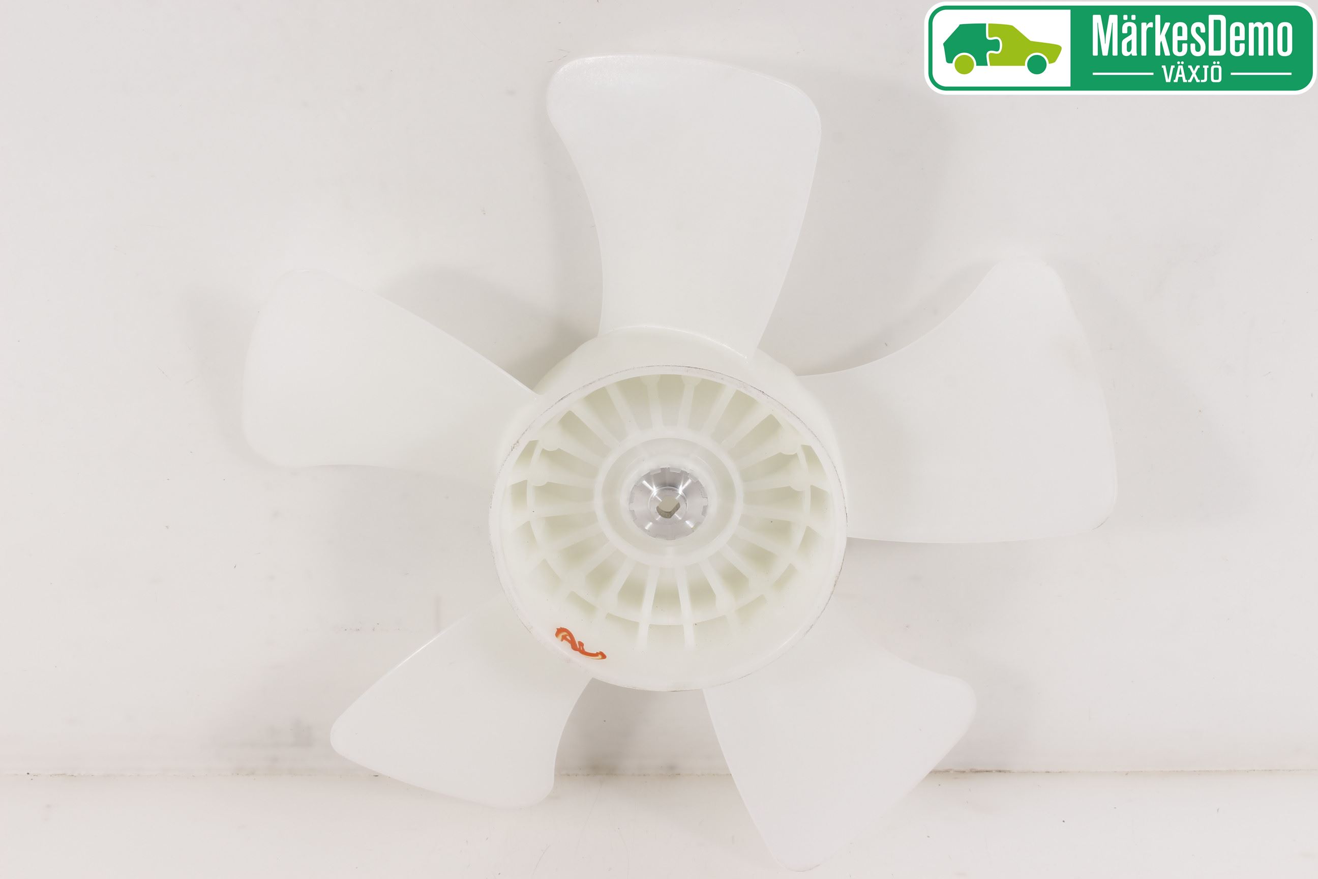 Suzuki VITARA 15- Kylfläkt-Vinge