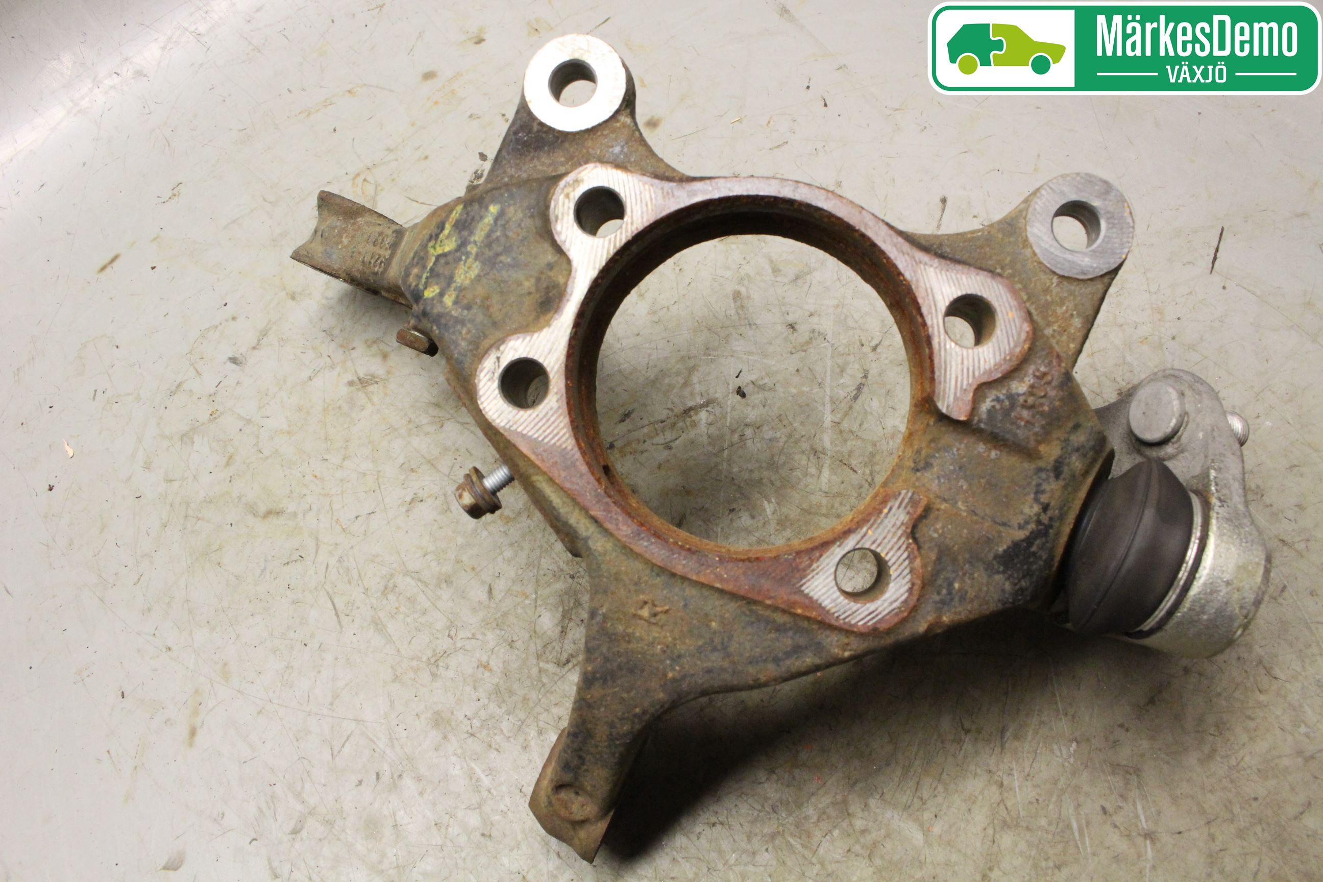 Toyota VERSO 09-18 Styrspindel Lagerhus Hö