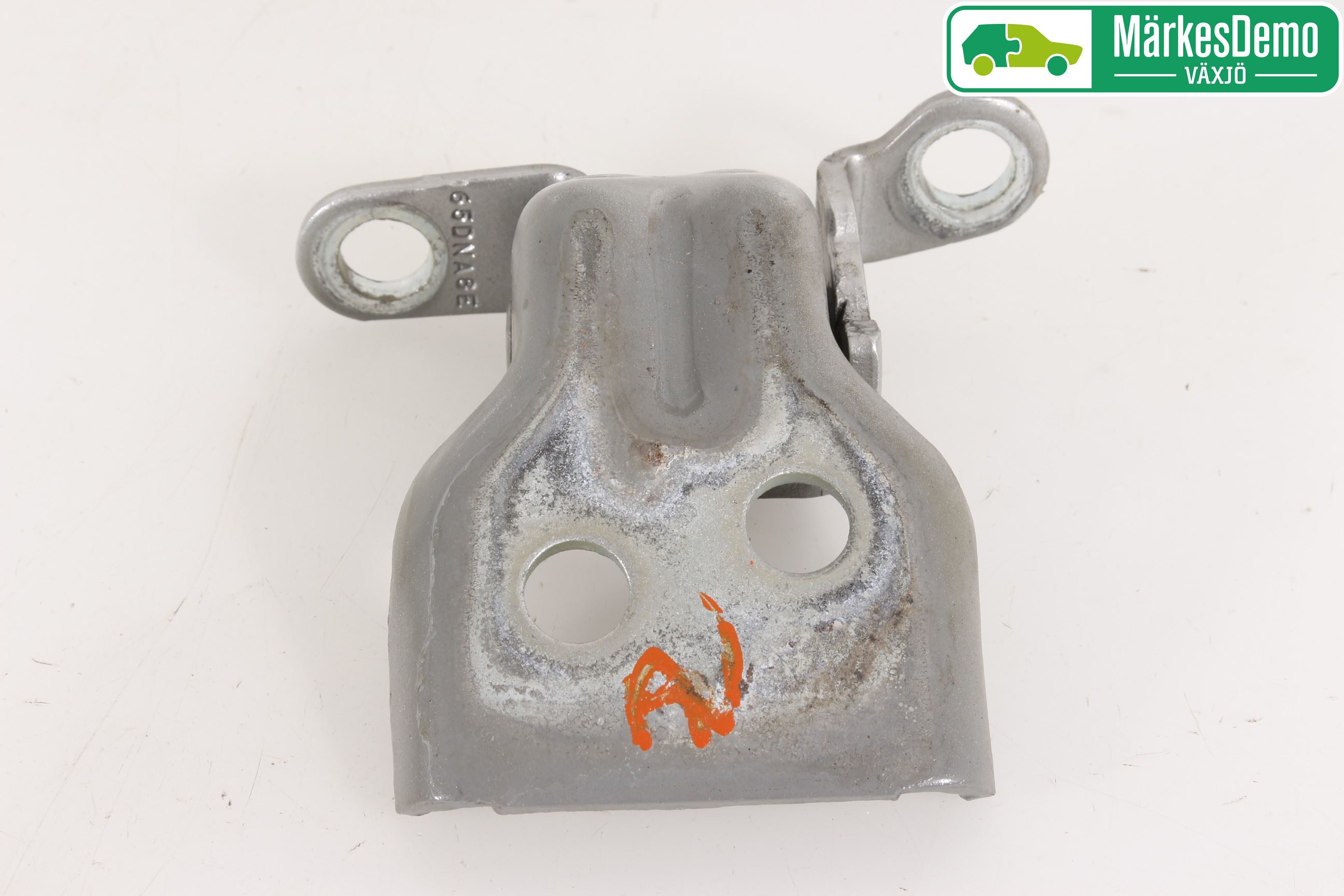 Ford FIESTA     06-08 Dörrgångjärn