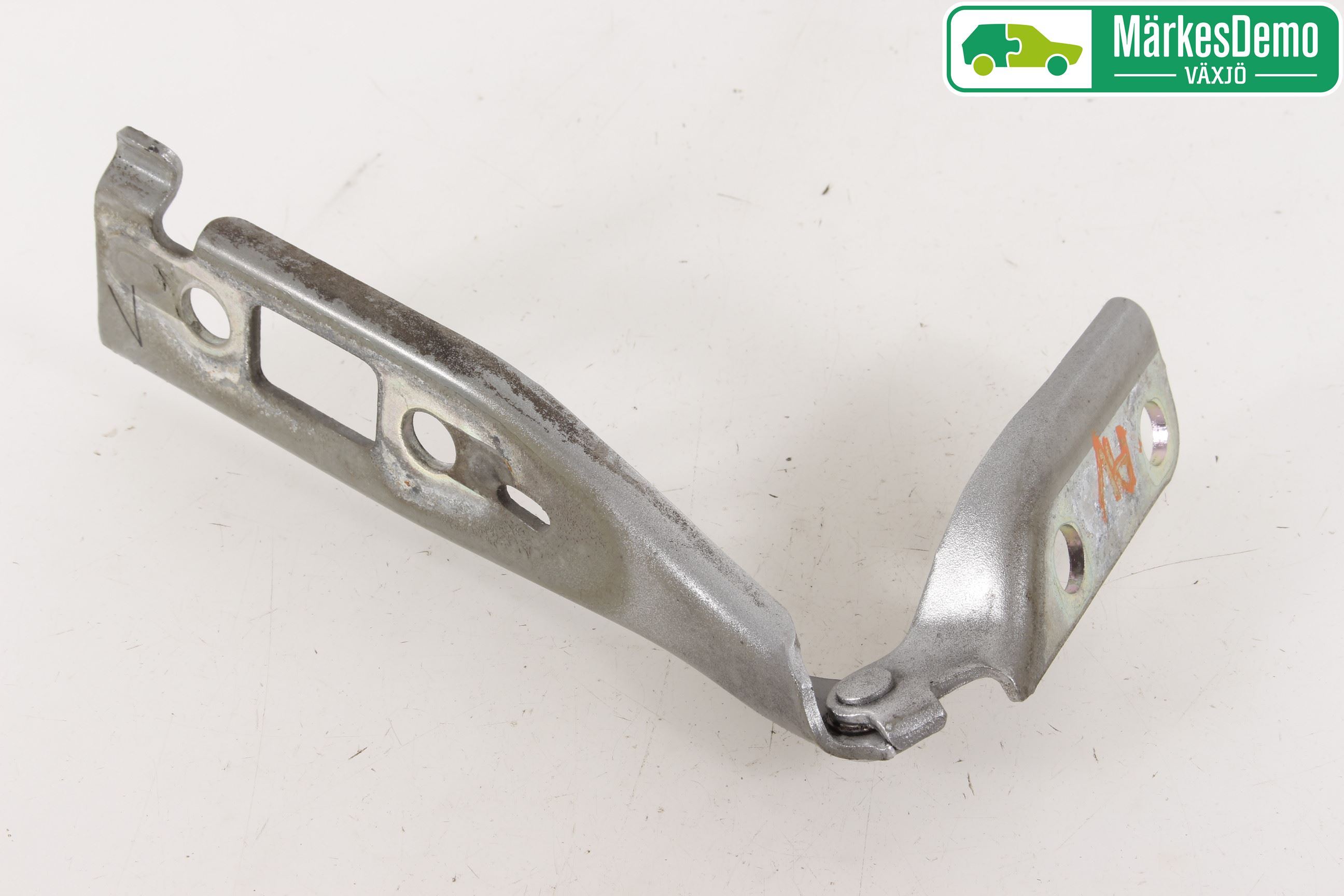 Ford FIESTA     06-08 Huvgångjärn