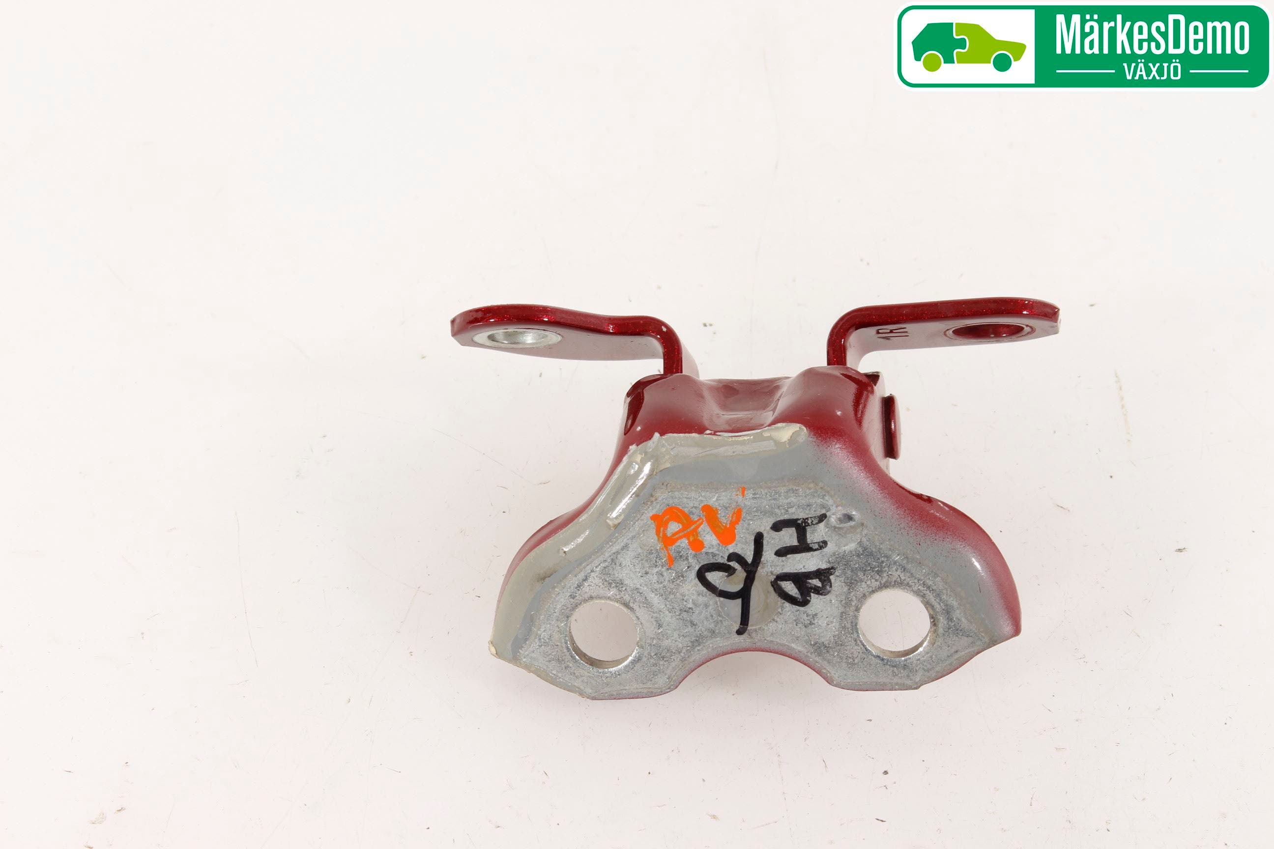 Toyota YARIS XP130 15-20 Dörrgångjärn