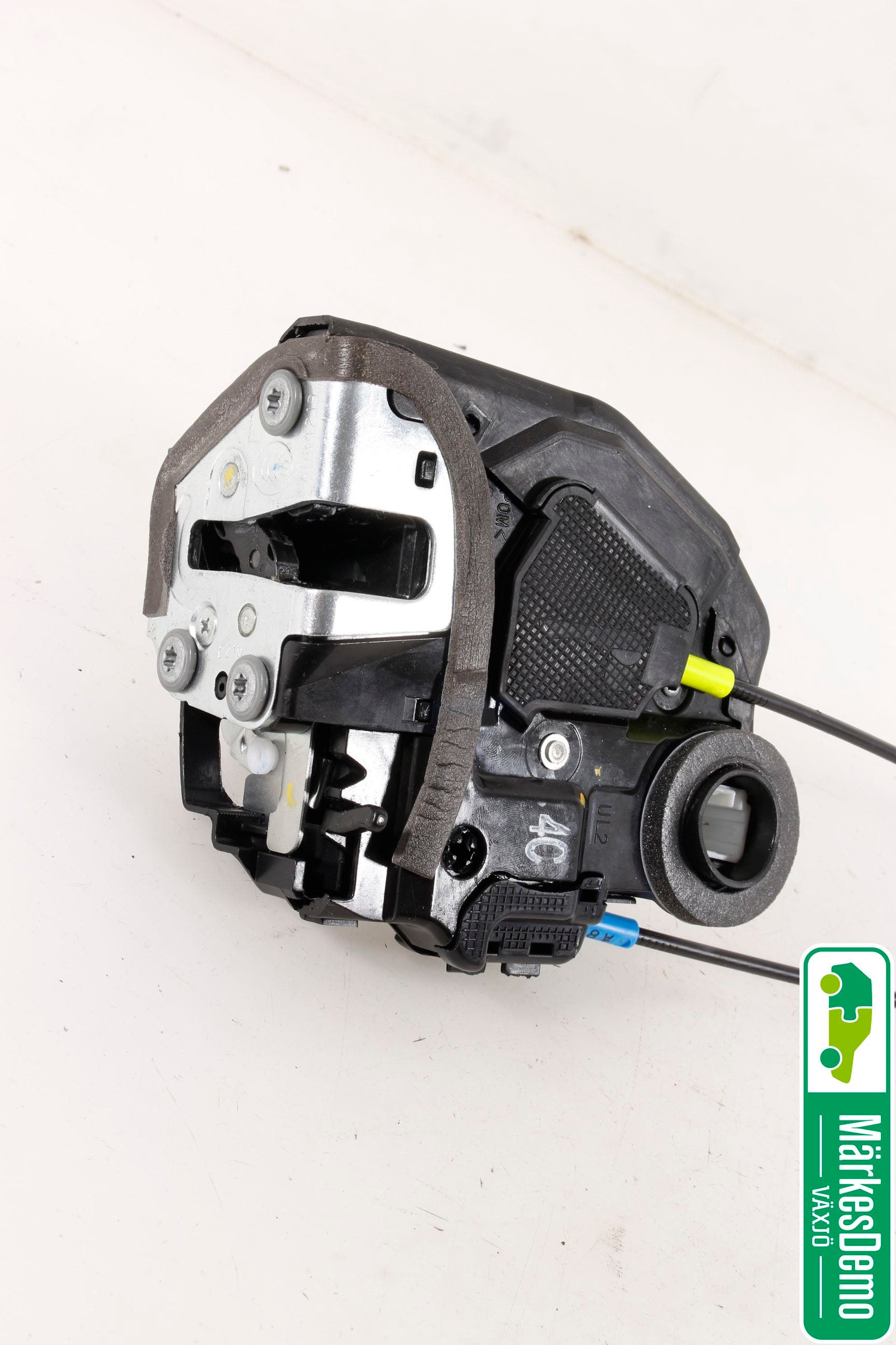 Toyota AURIS 13-19 Låskista-Dörrlås