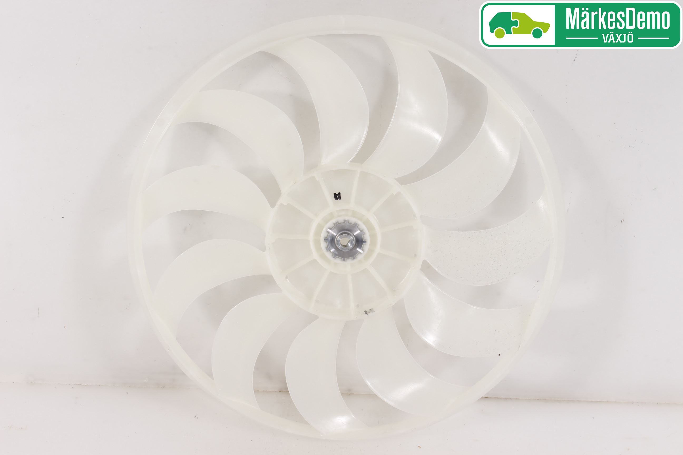 Mitsubishi OUTLANDER 13-21 Kylfläkt-Vinge