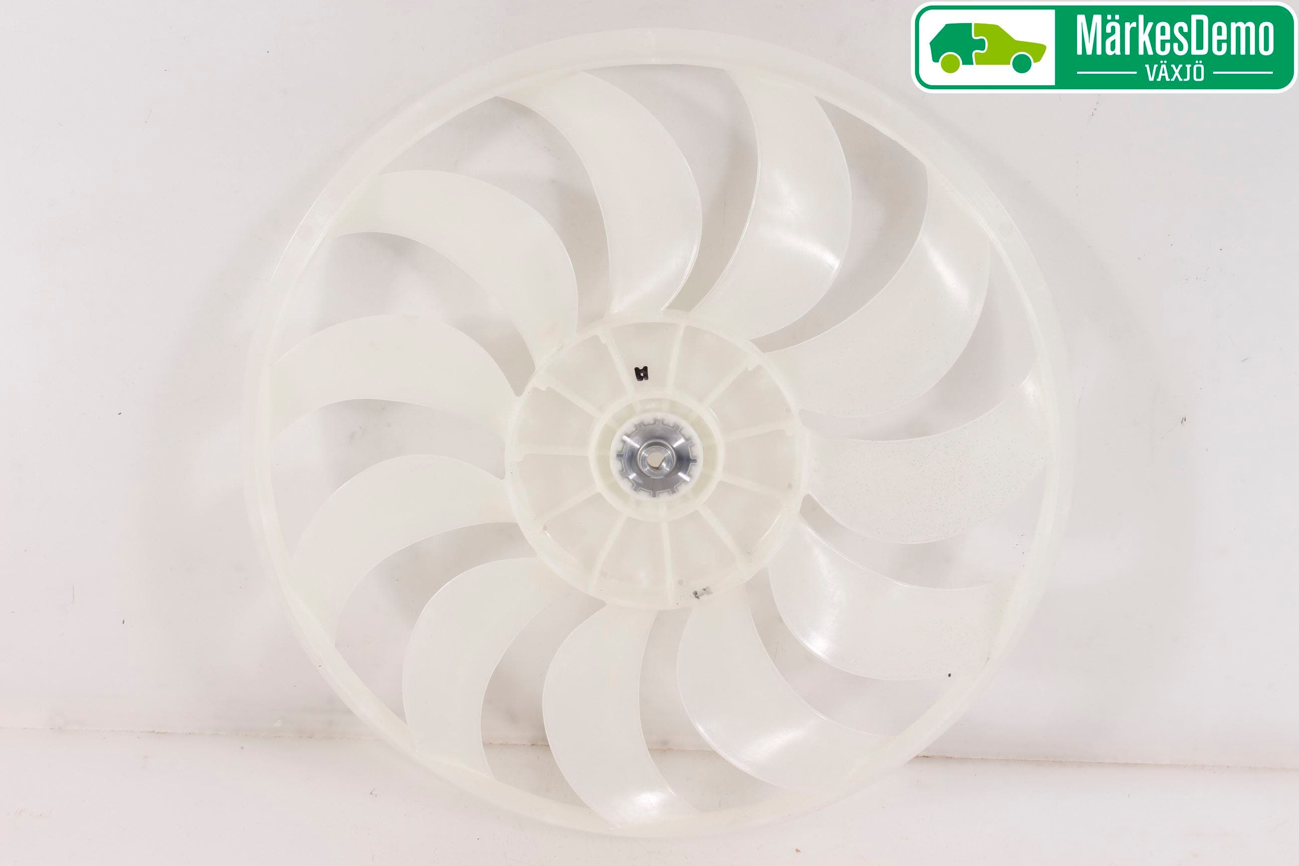 Mitsubishi OUTLANDER 13-21 Kylfläkt-Vinge