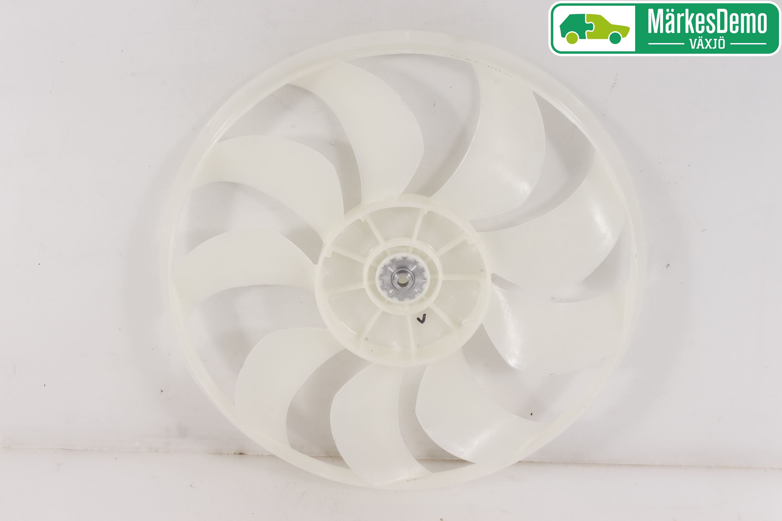 Mitsubishi OUTLANDER 13-21 Kylfläkt-Vinge