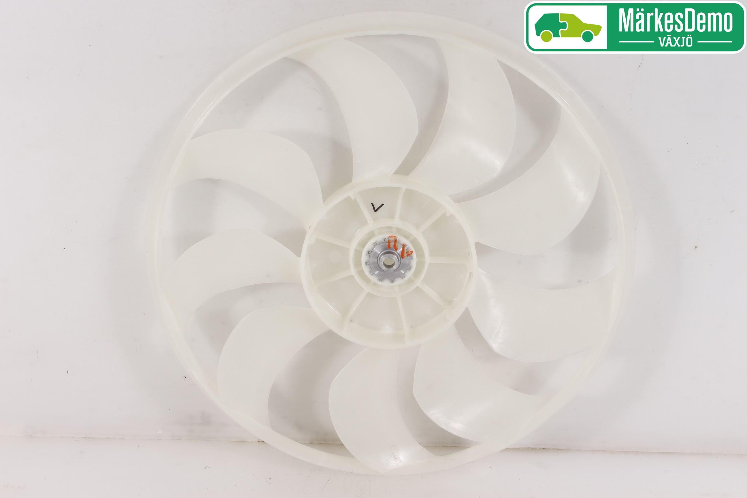 Mitsubishi OUTLANDER 13-21 Kylfläkt-Vinge