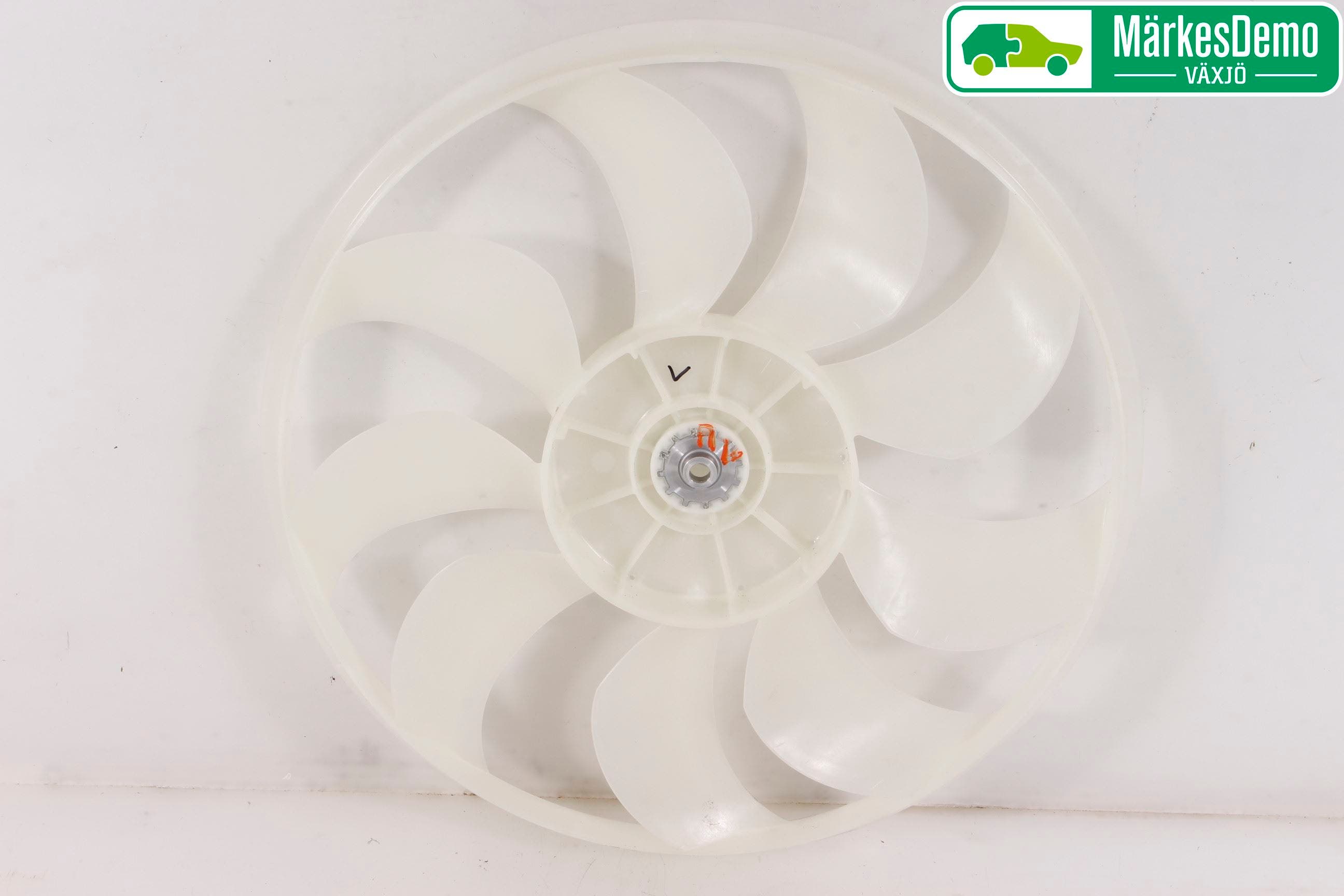 Mitsubishi OUTLANDER 13-21 Kylfläkt-Vinge