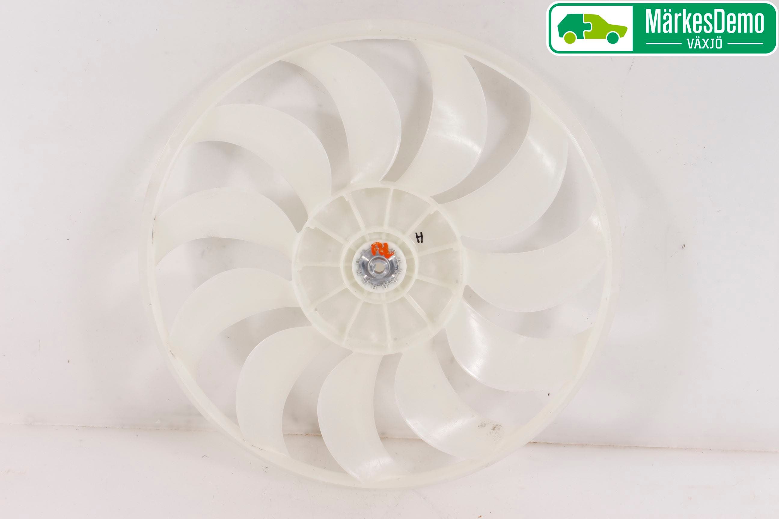 Mitsubishi OUTLANDER 13-21 Kylfläkt-Vinge