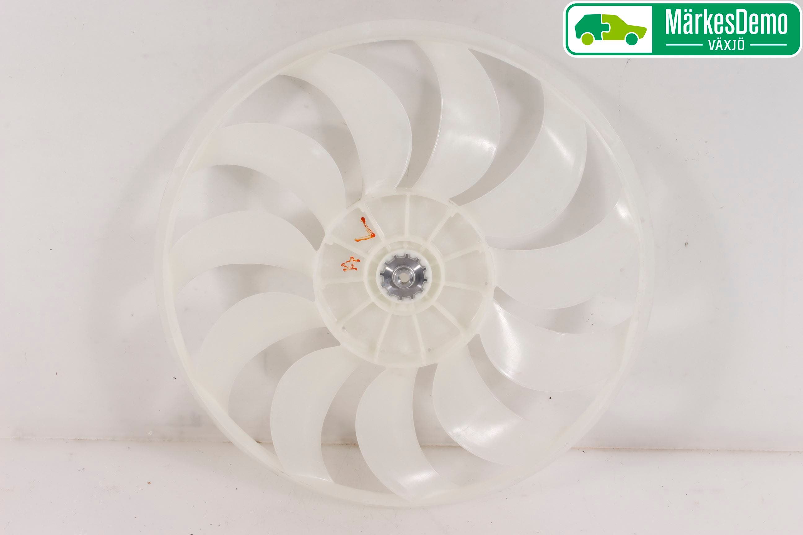 Mitsubishi OUTLANDER 13-21 Kylfläkt-Vinge