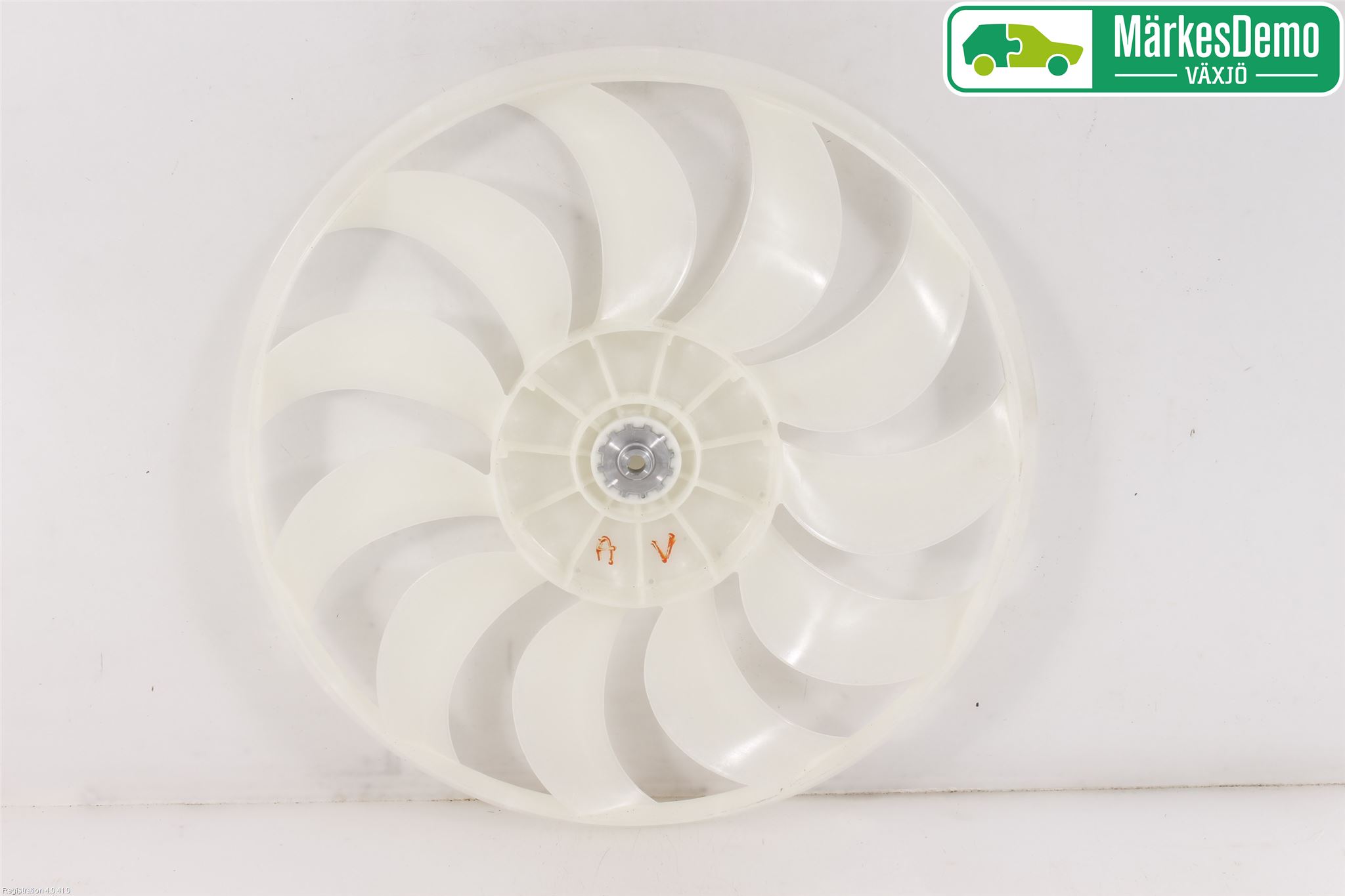 Mitsubishi OUTLANDER 13-21 Kylfläkt-Vinge