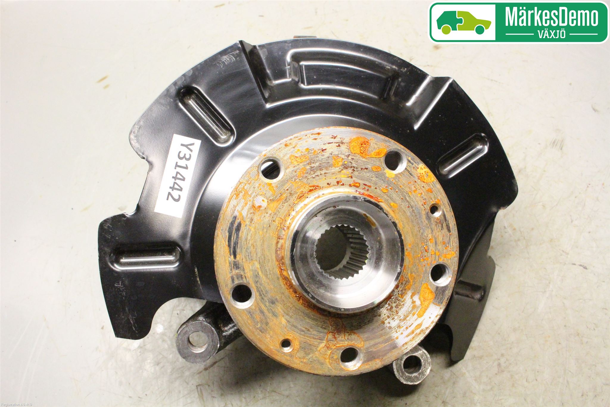 Suzuki VITARA 15- Styrspindel Lagerhus Vä