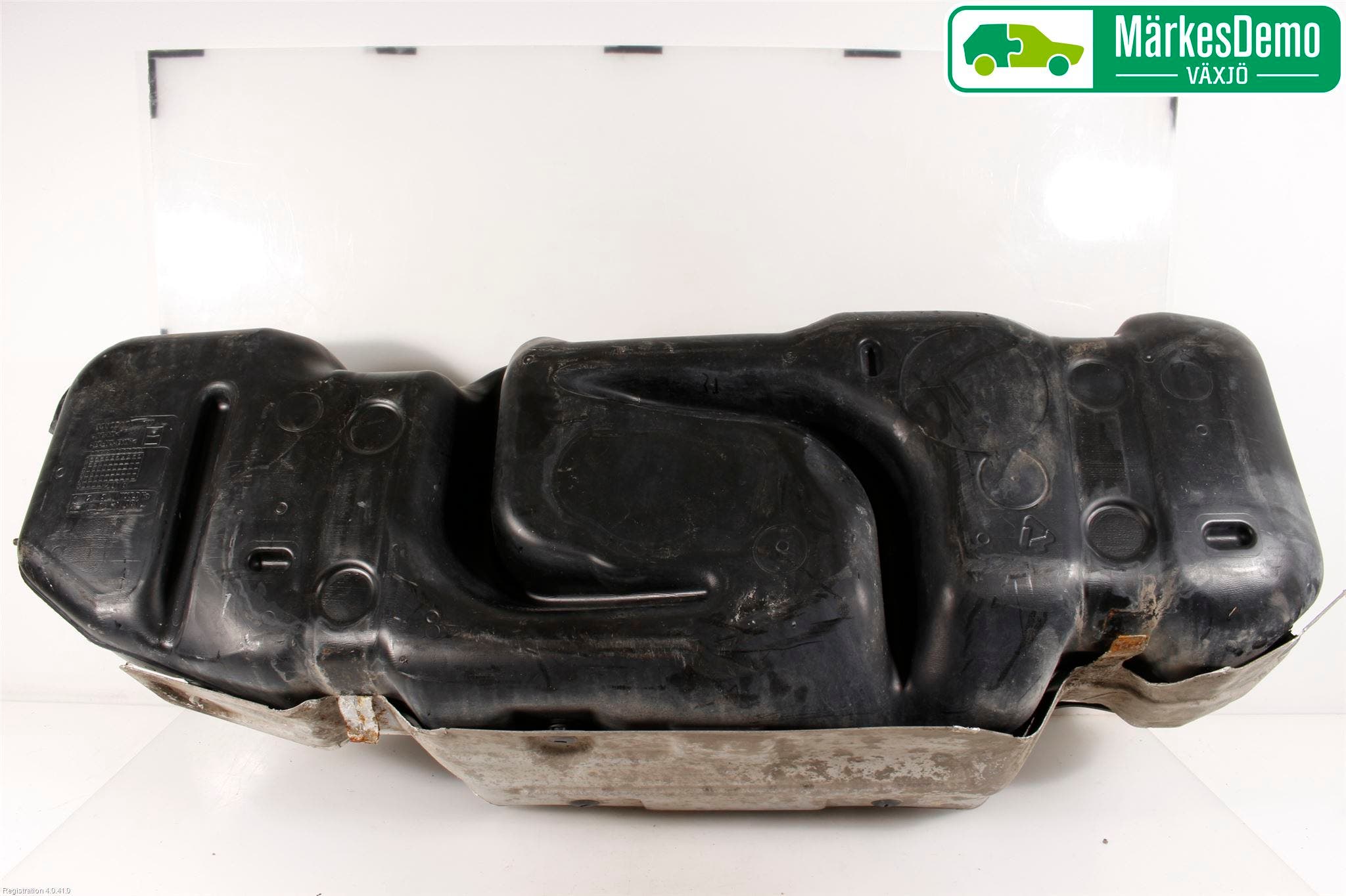 Toyota HILUX 05-16 Bränsletank Diesel