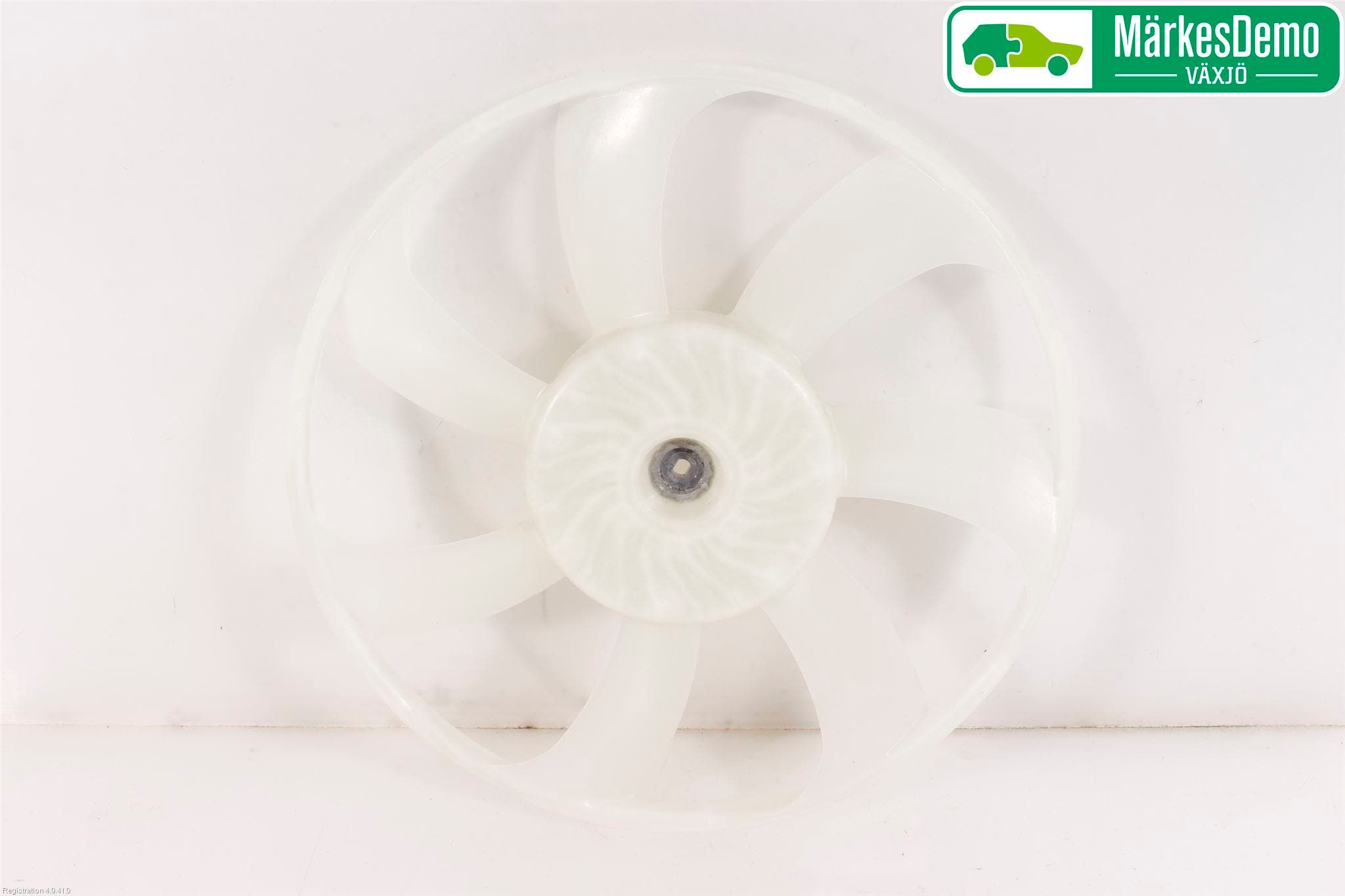 Toyota AURIS 13-19 Kylfläkt-Vinge