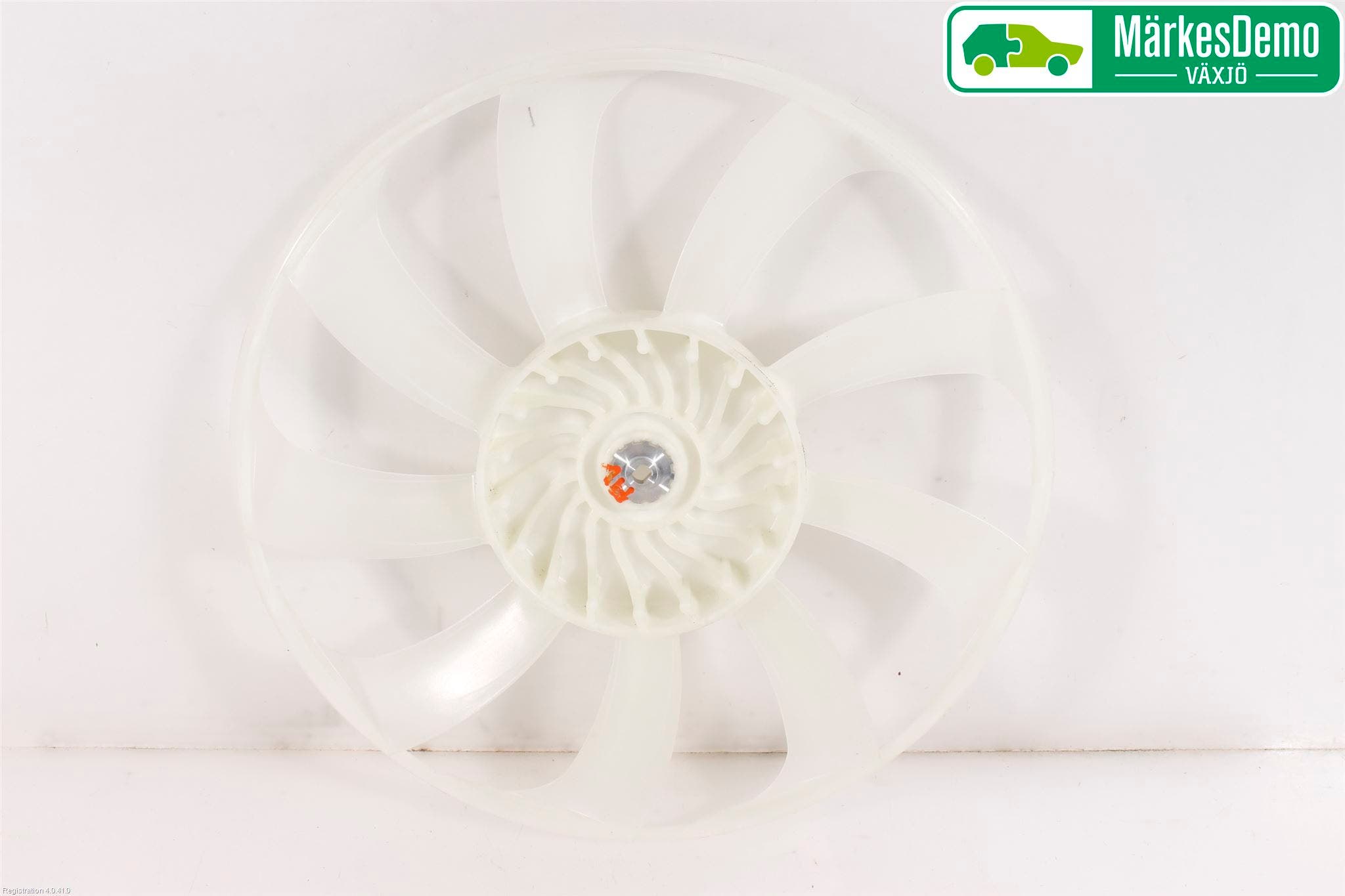 Toyota AURIS 13-19 Kylfläkt-Vinge