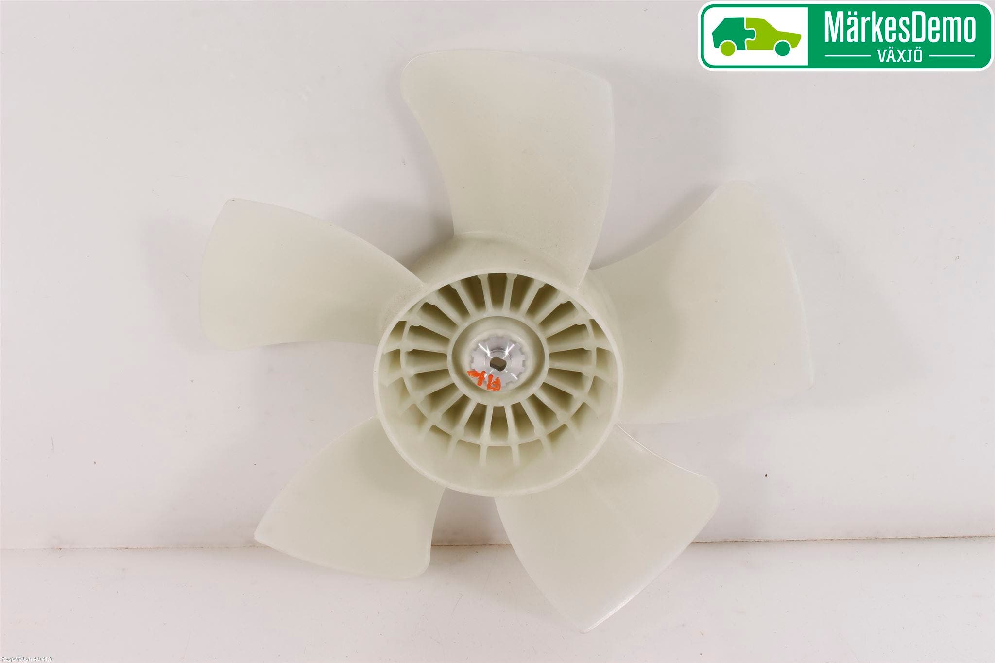 Suzuki VITARA 15- Kylfläkt-Vinge