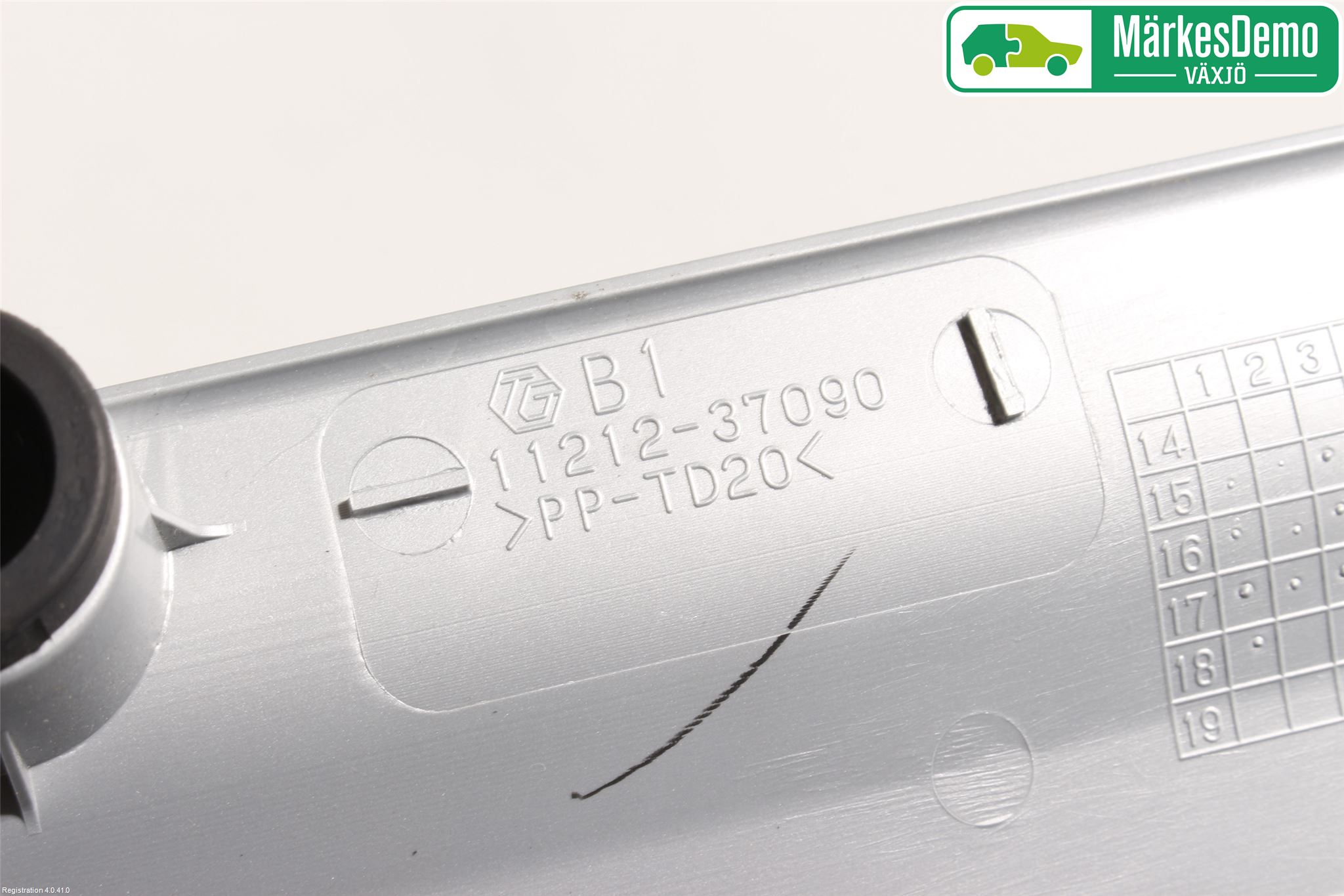 Toyota AURIS 13-19 Motorkåpa