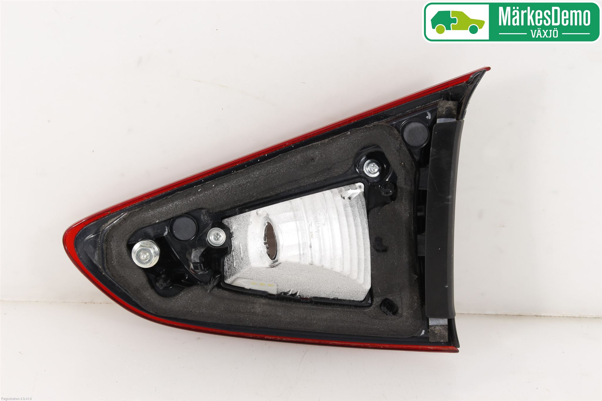 Mazda 2 (DJ) 15-22 Bakljus Lucka Vä