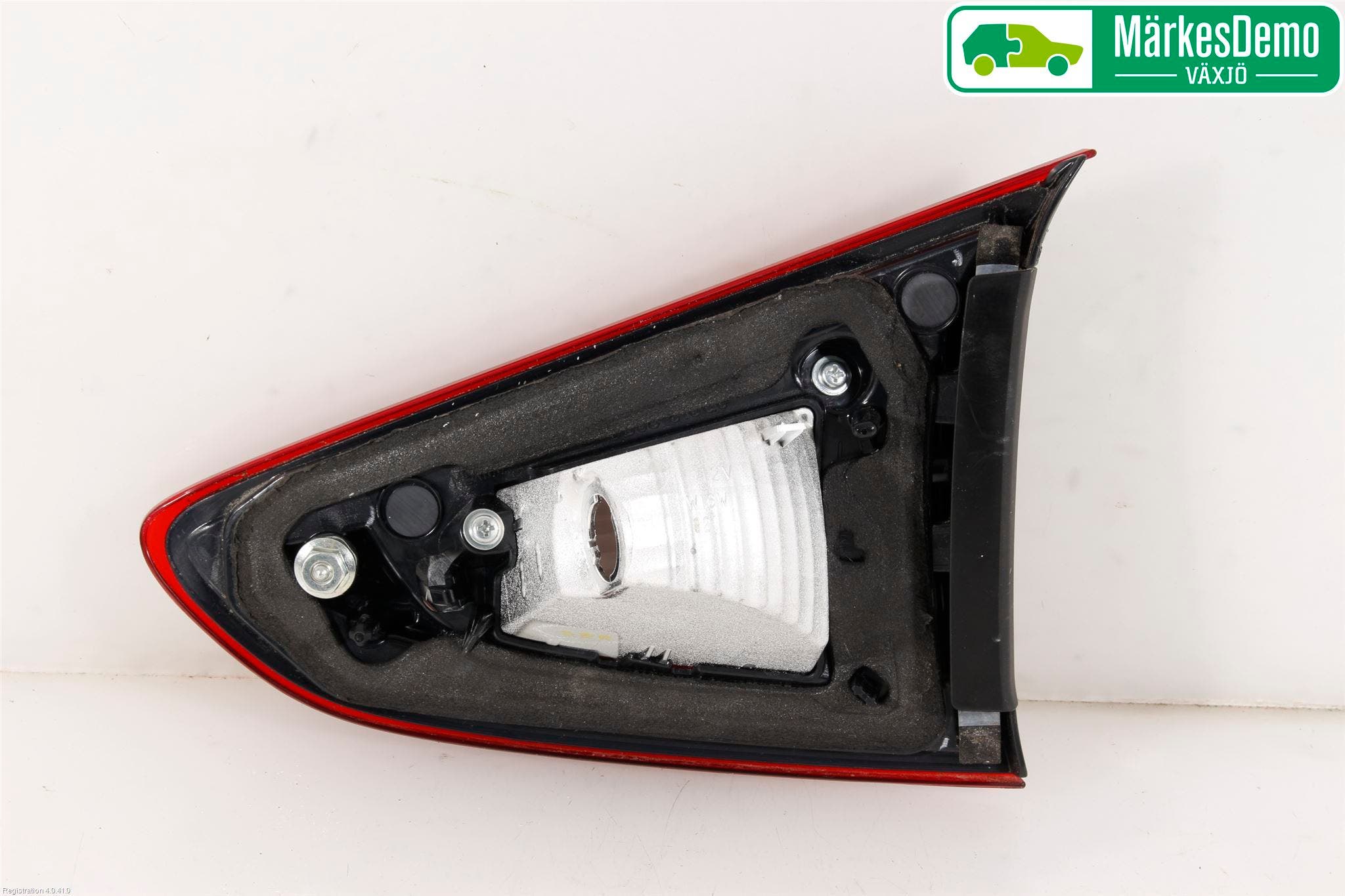 Mazda 2 (DJ) 15-22 Bakljus Lucka Vä