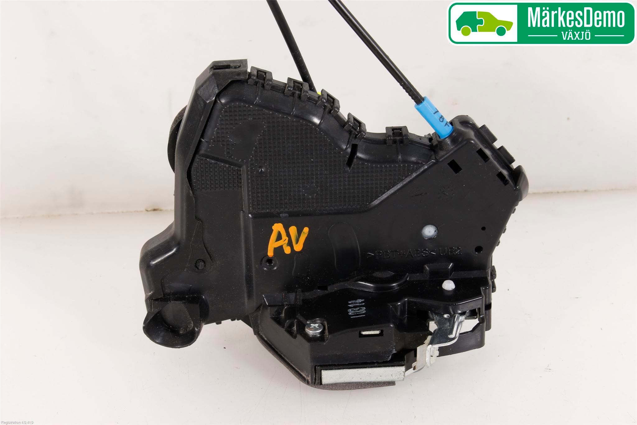 Toyota AVENSIS 09-15 Låskista-Dörrlås