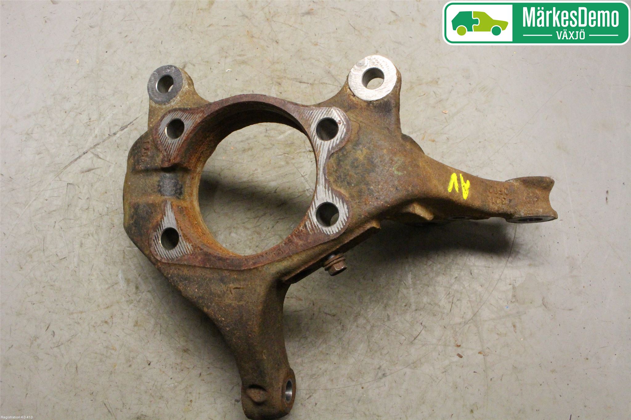 Toyota VERSO 09-18 Styrspindel Lagerhus Vä