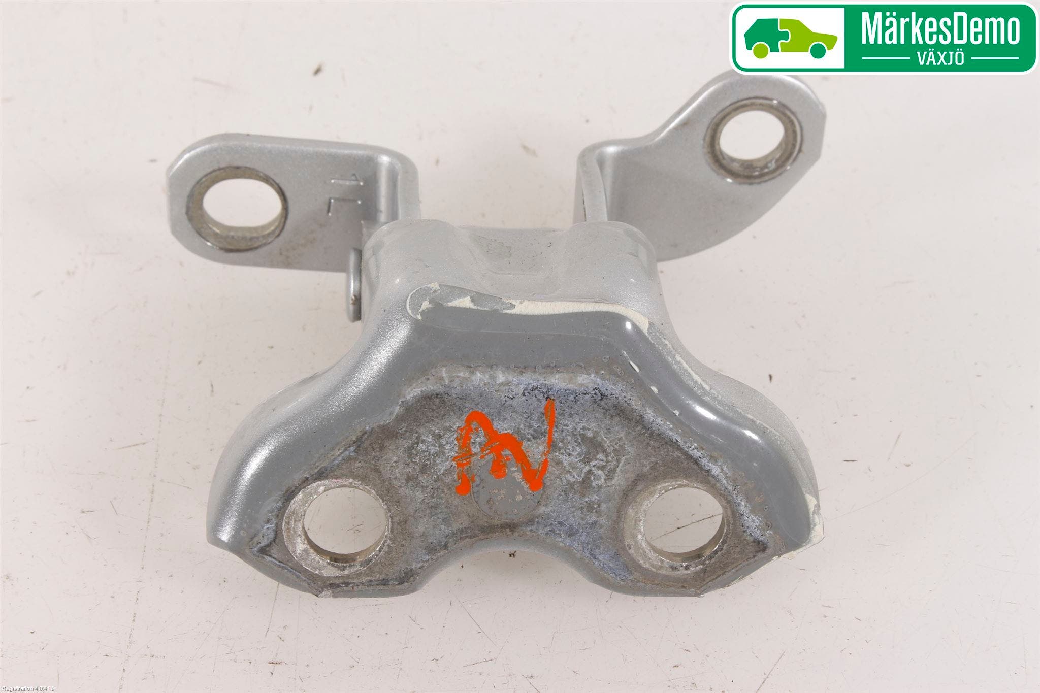 Toyota VERSO 09-18 Dörrgångjärn