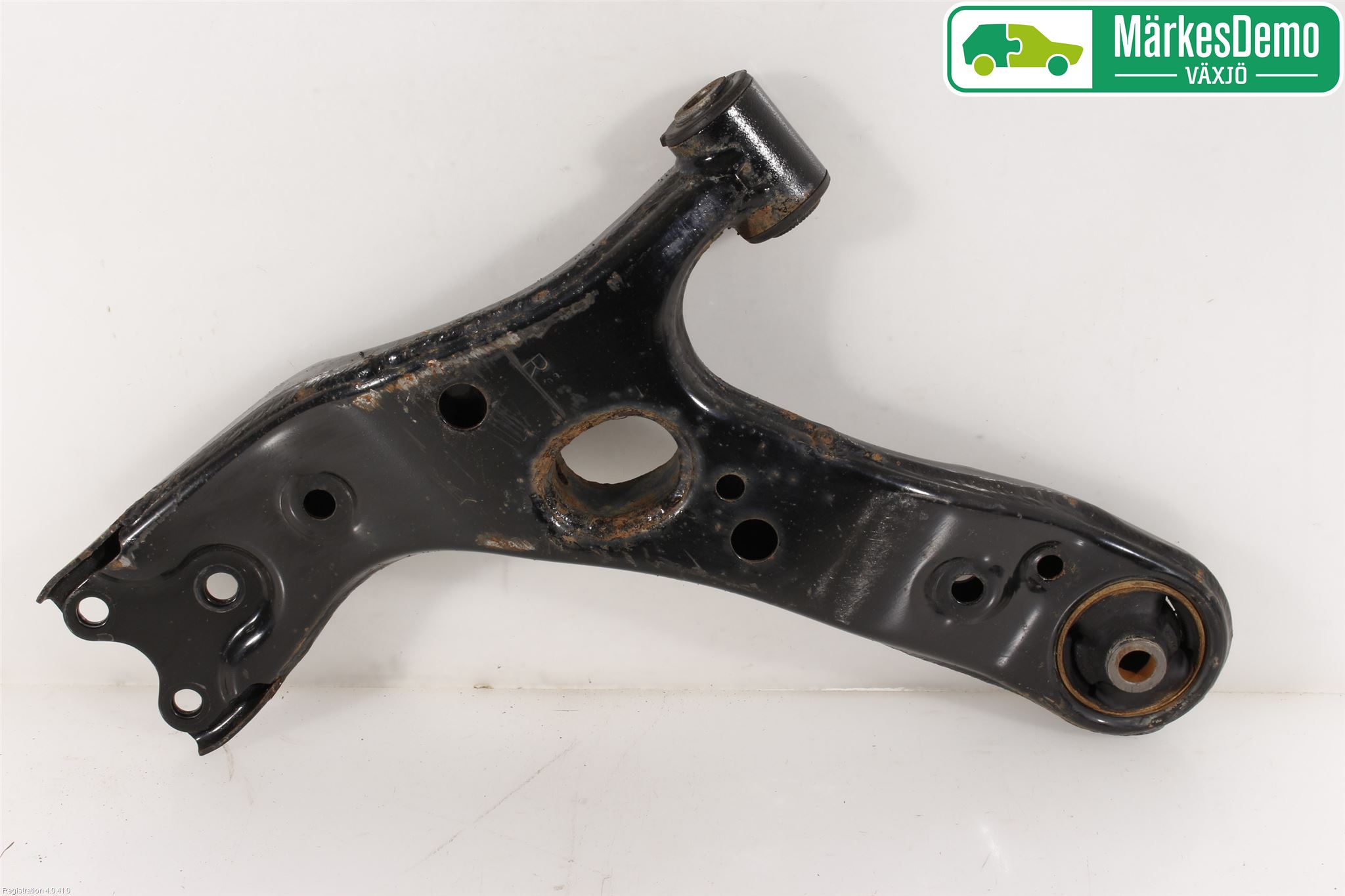 Toyota VERSO 09-18 Bärarm Fram Undre Hö