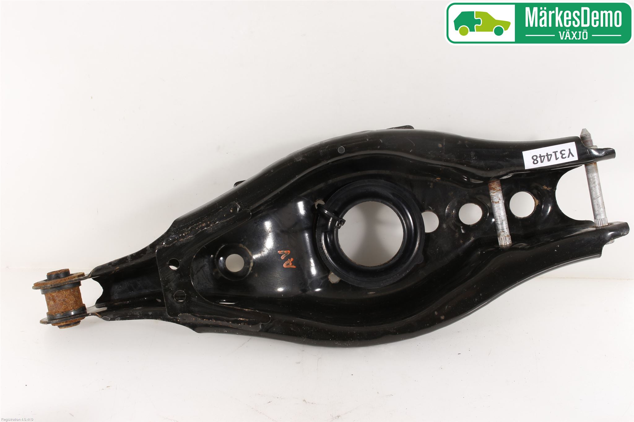 Toyota AVENSIS 16-18 Bärarm Bak Höger
