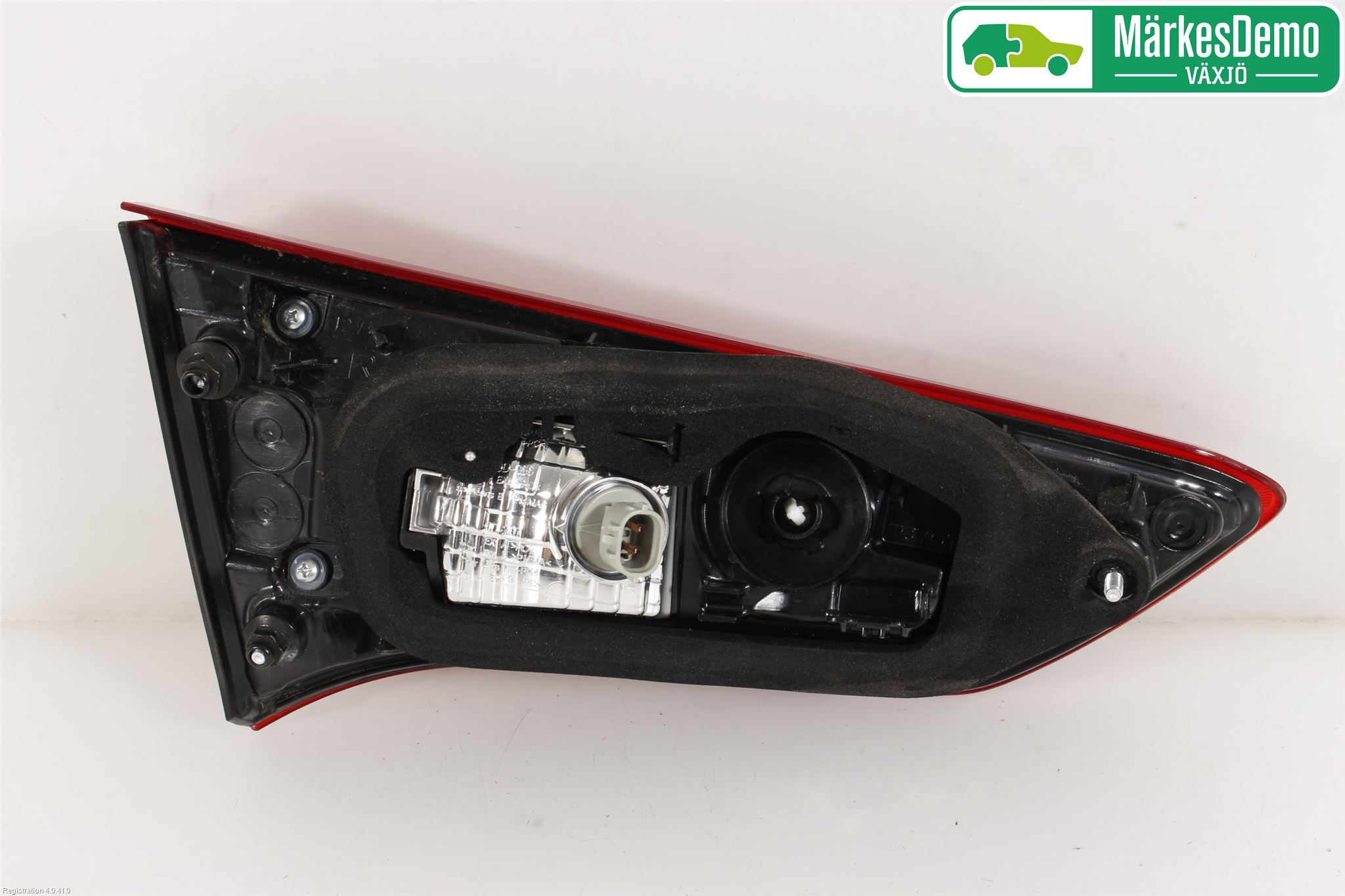 Toyota YARIS XP130 15-20 Bakljus Lucka Hö