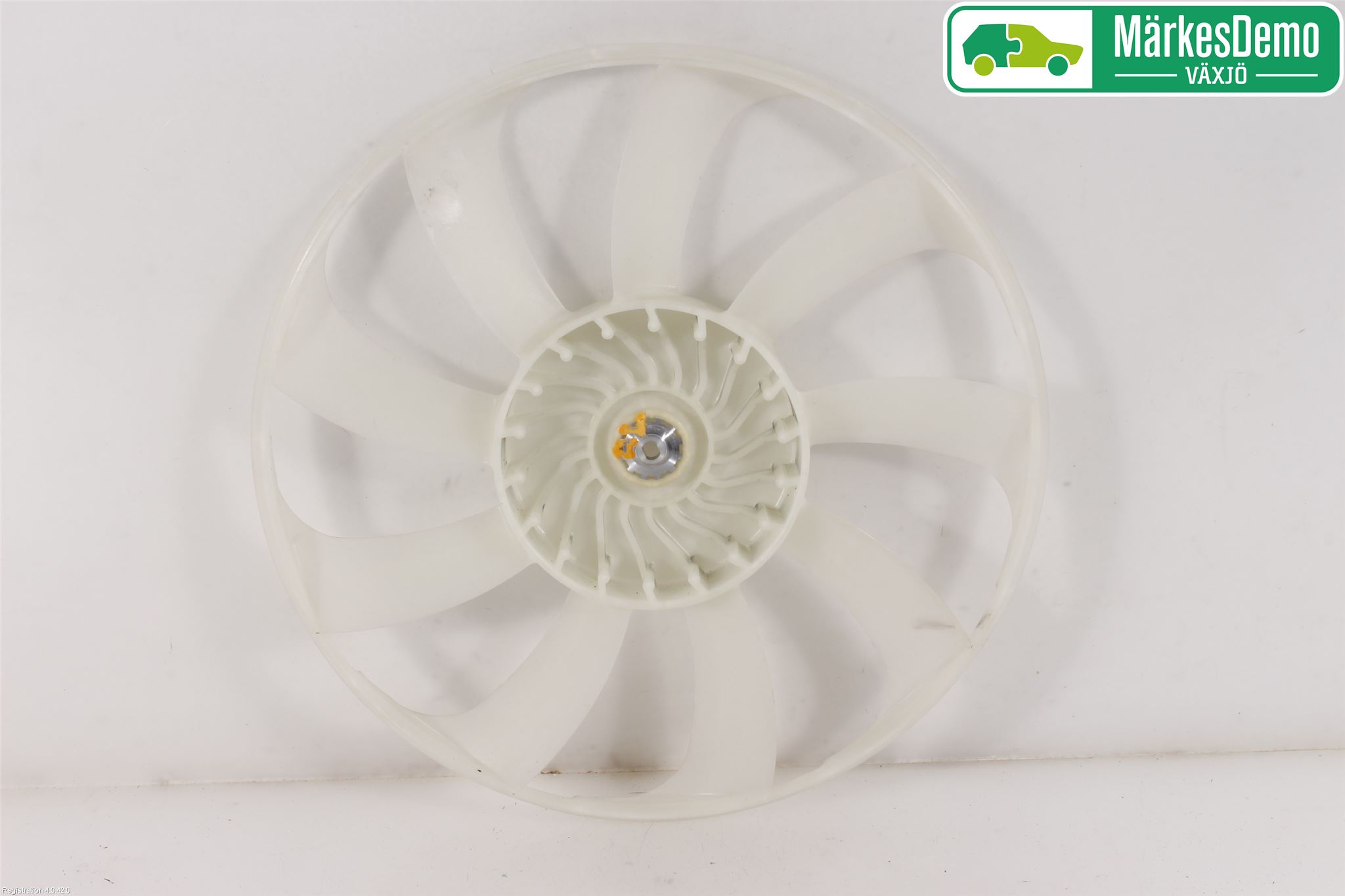 Toyota AURIS 13-19 Kylfläkt-Vinge