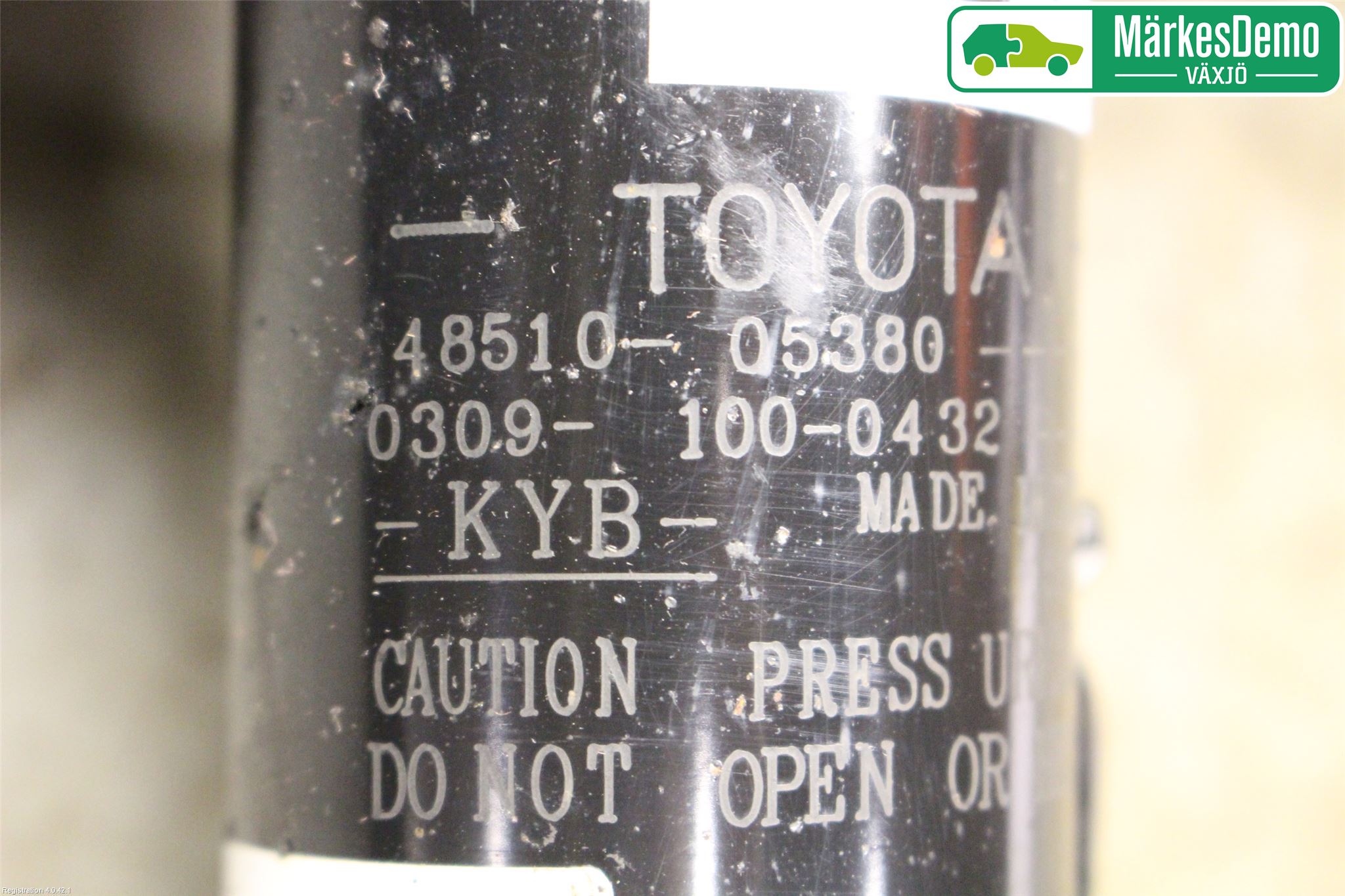 Toyota AVENSIS 16-18 Fjäderben Fram Höger