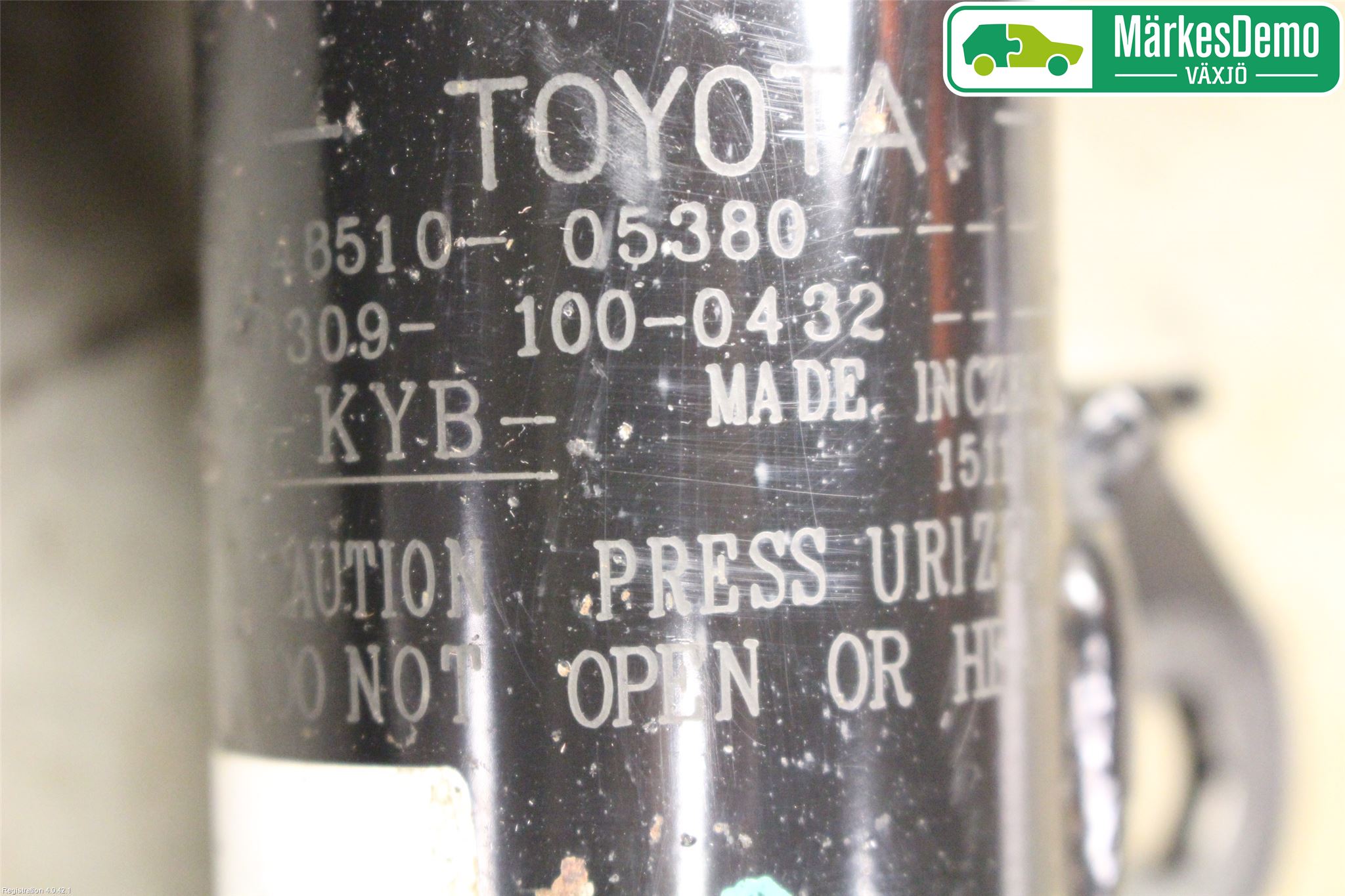 Toyota AVENSIS 16-18 Fjäderben Fram Höger
